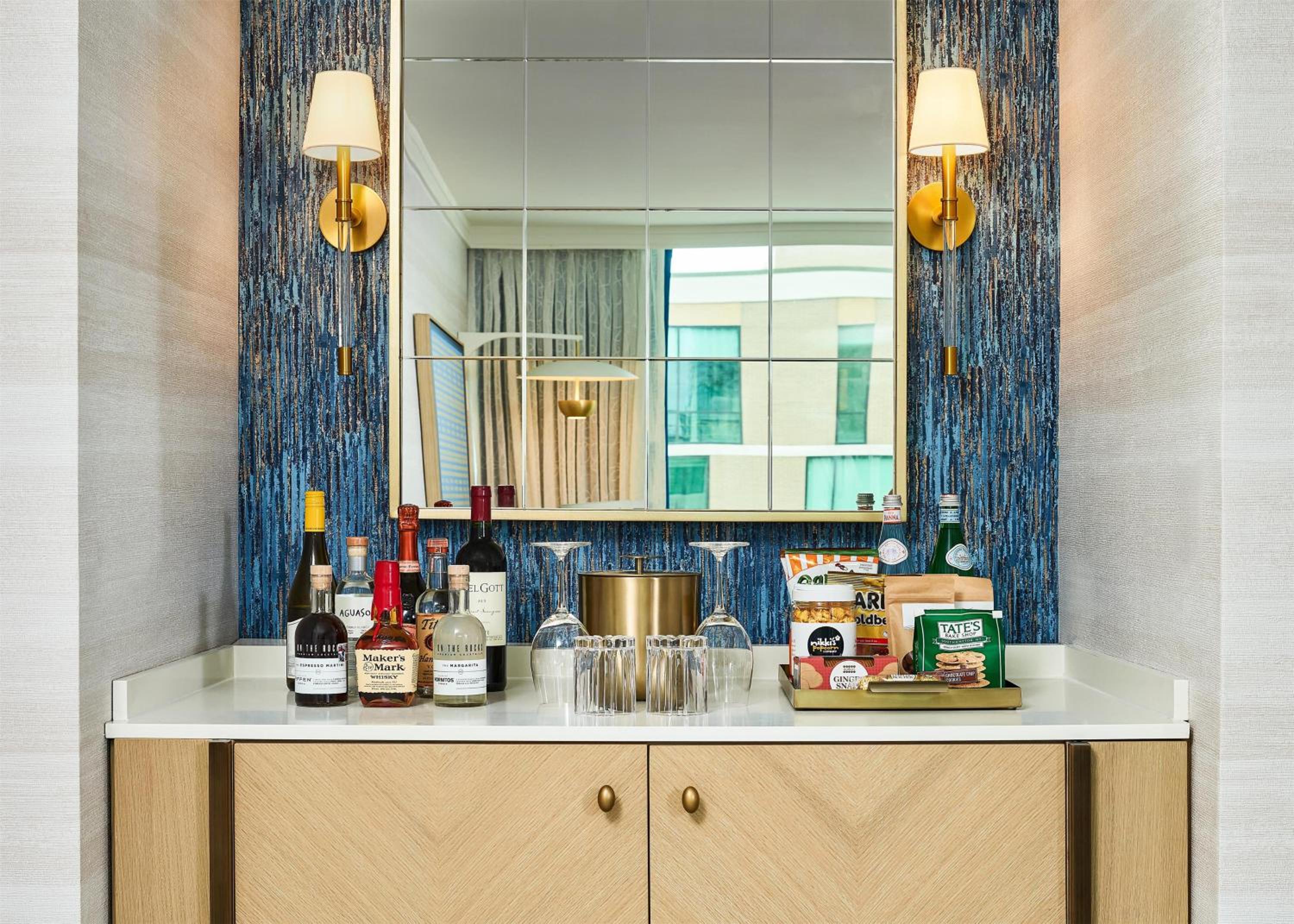 One-Bedroom King Suite