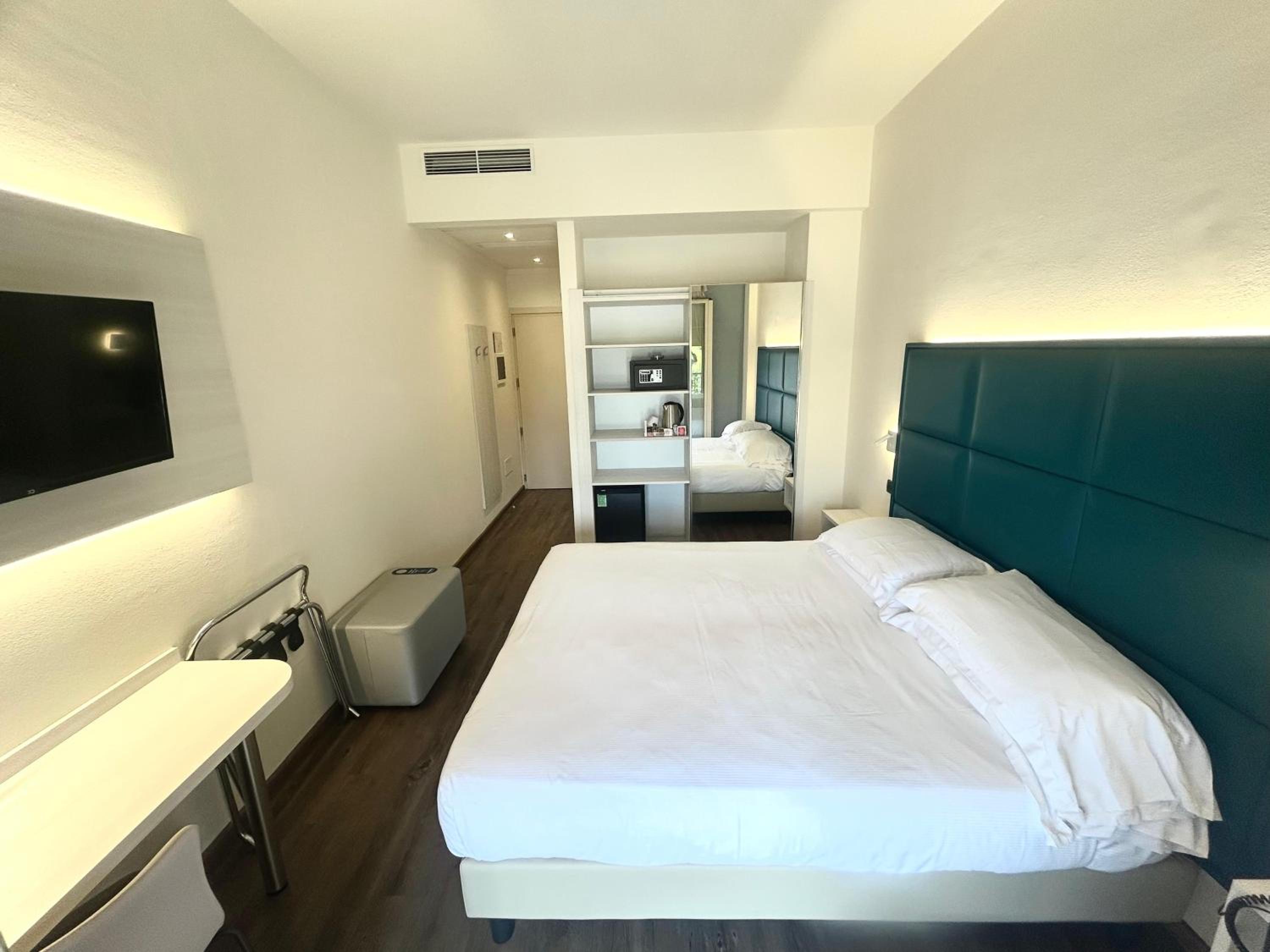 Comfort King Room