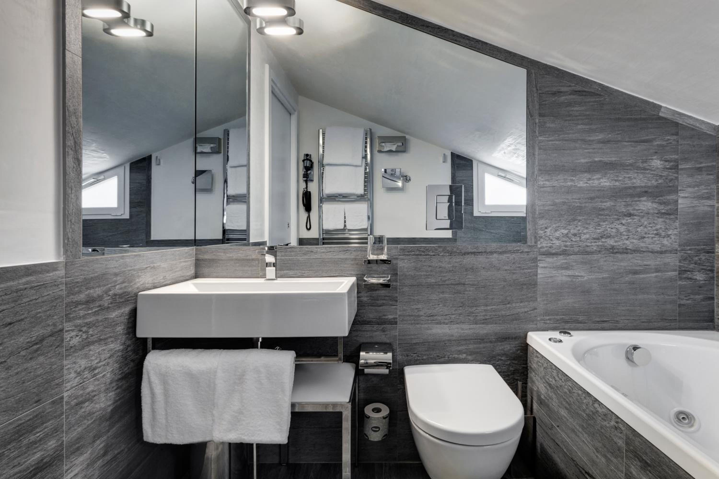 Classic Mansard with Spa Access