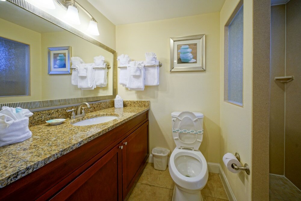 Condo, 2 Bedrooms, Pool View