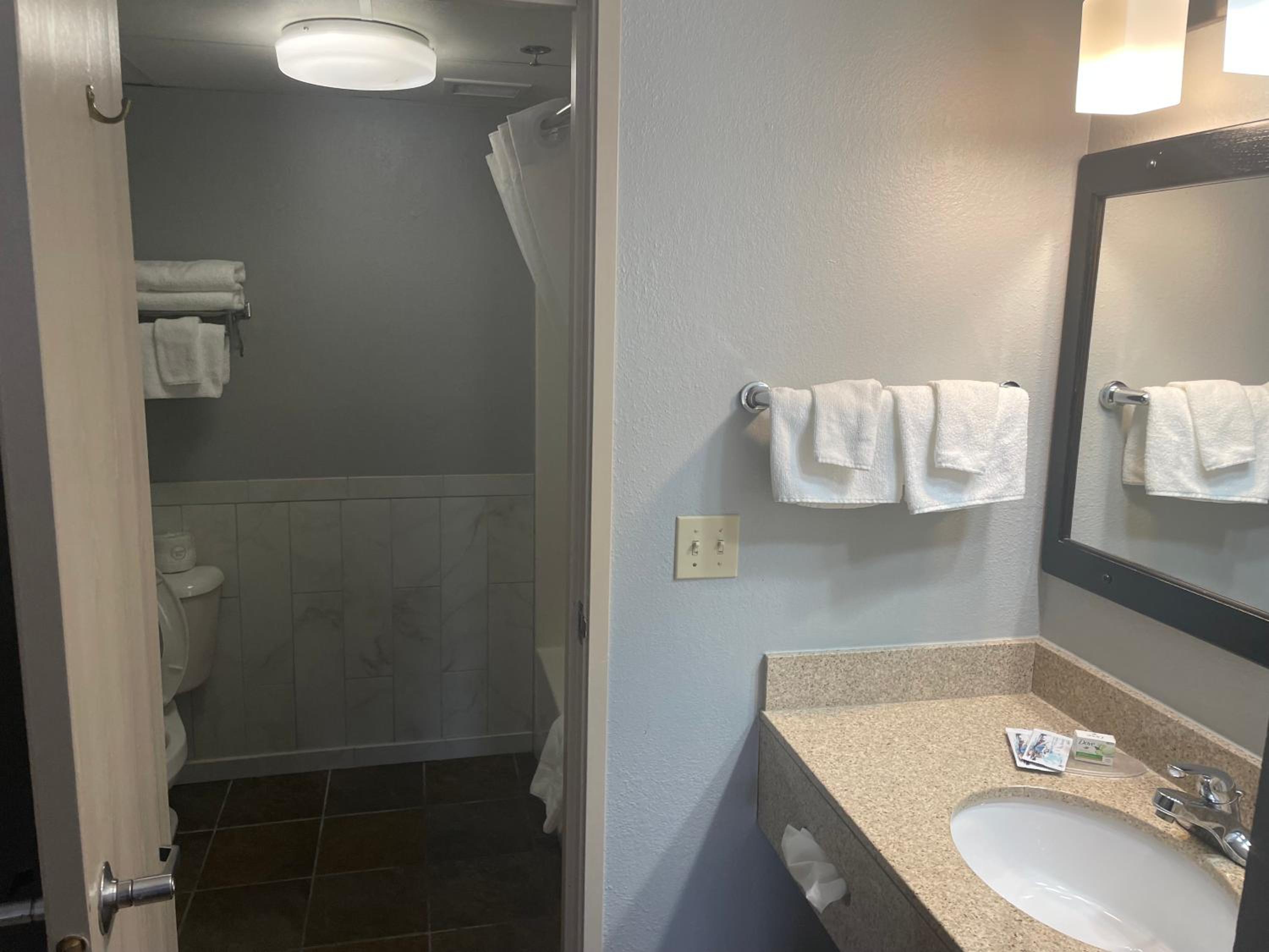 Executive Suite with two Queen Beds - Non-Smoking