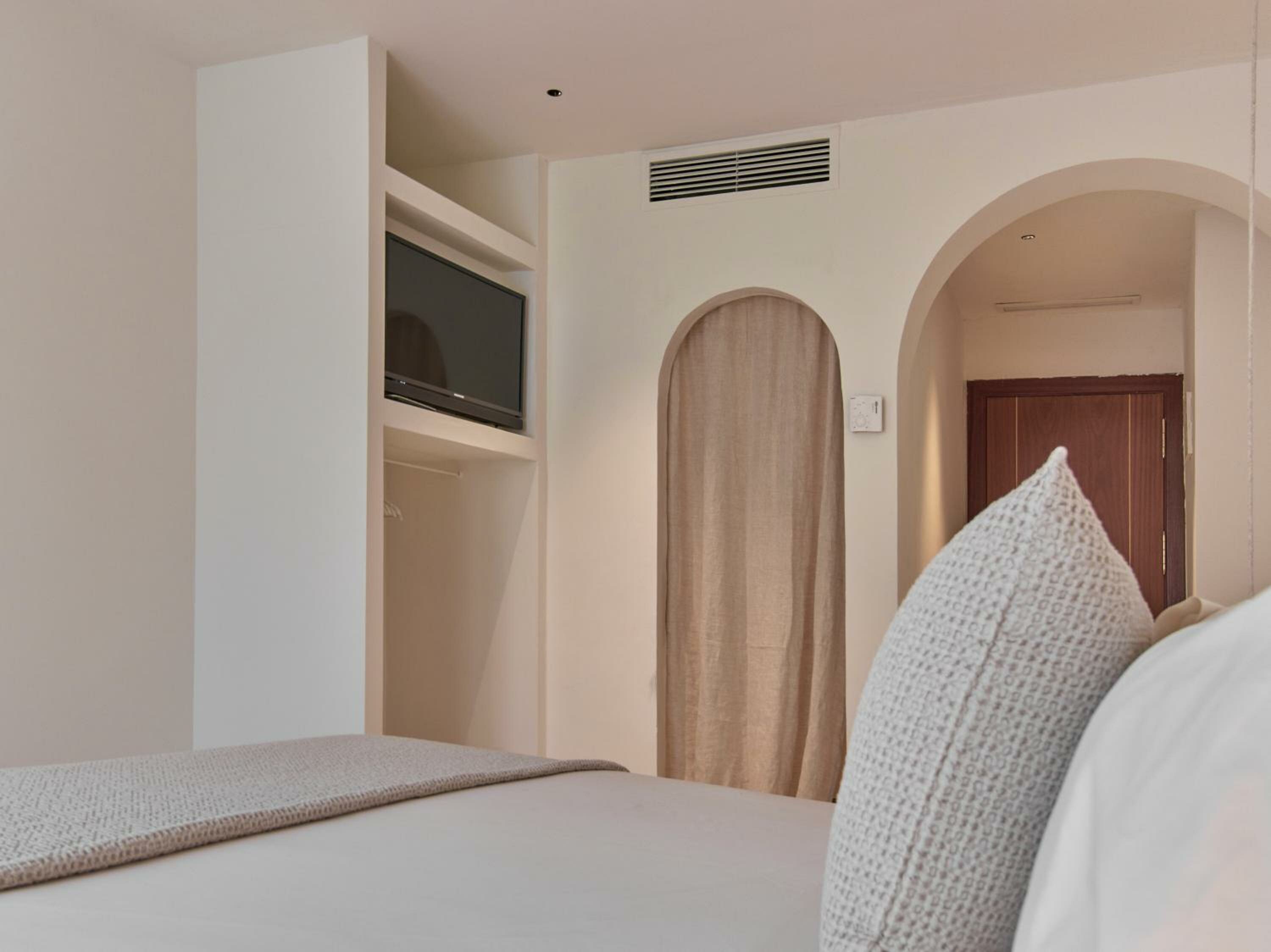 Superior Single Room