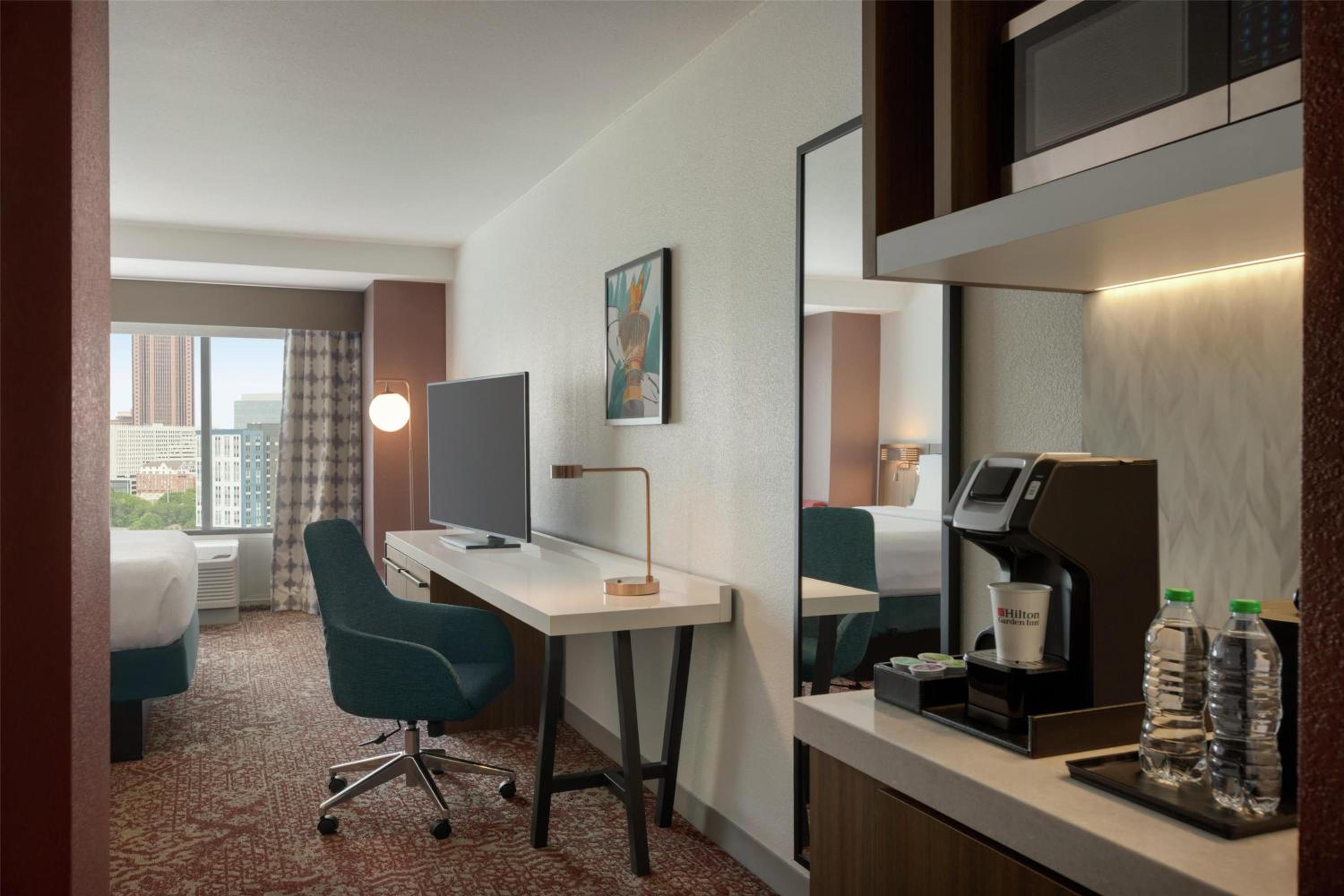 Large King Room with Sofa Bed - Non-Smoking