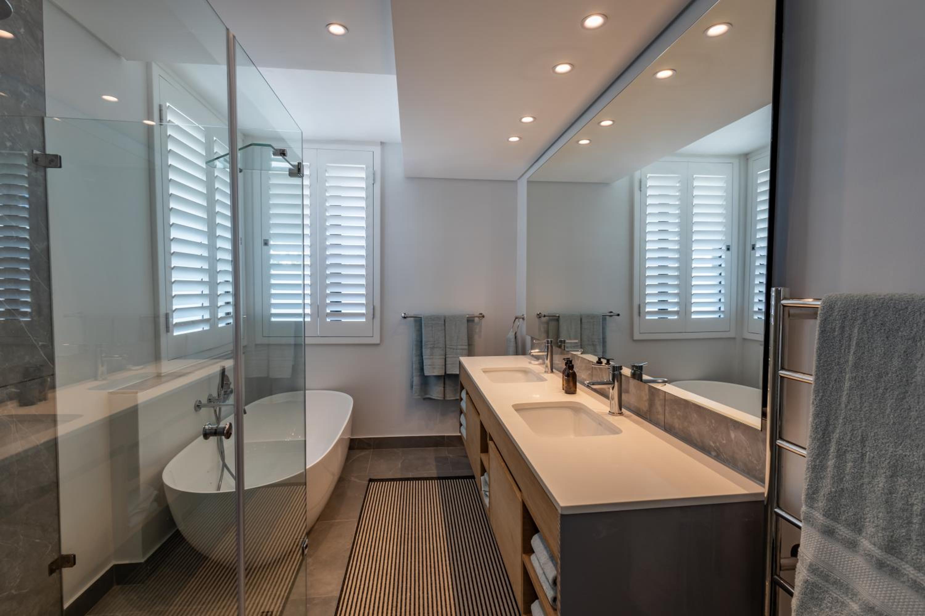 Three Bedroom Luxury Penthouse Apartment with Private Pool 401