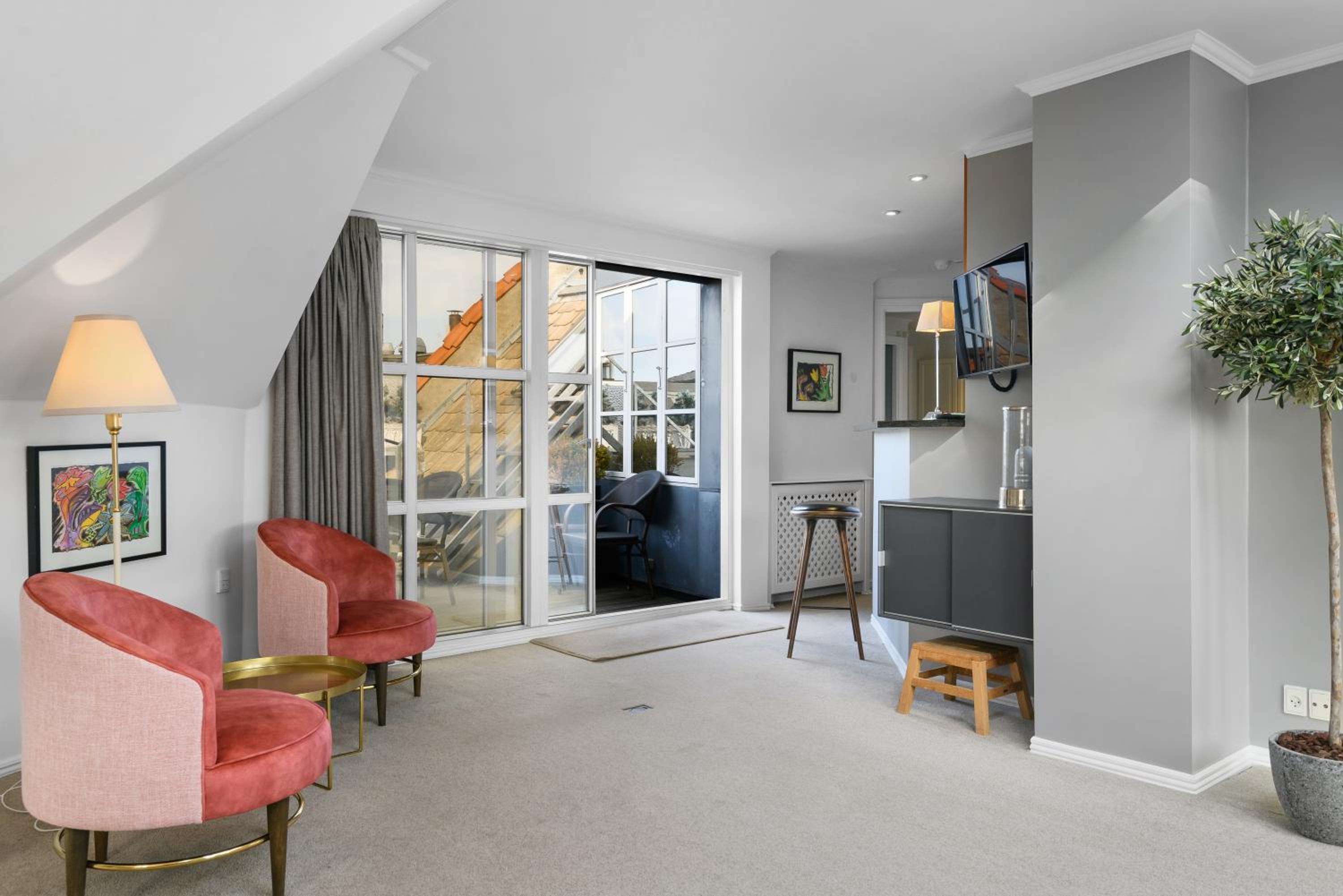 Suite with City View