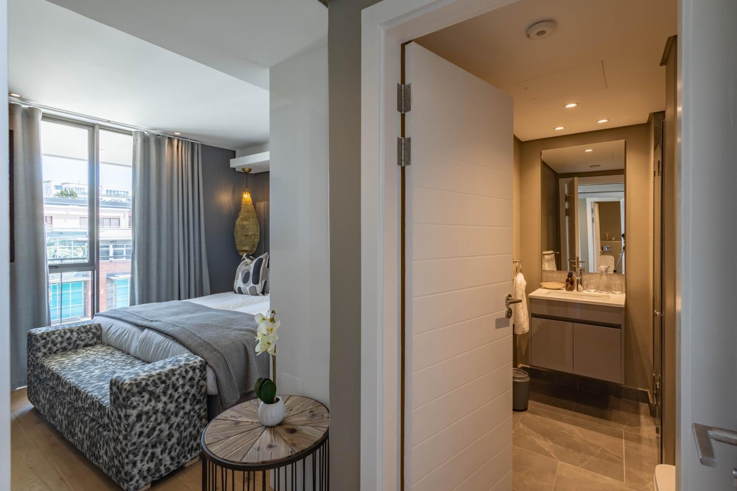 Three Bedroom Luxury Penthouse Apartment with Private Pool 406