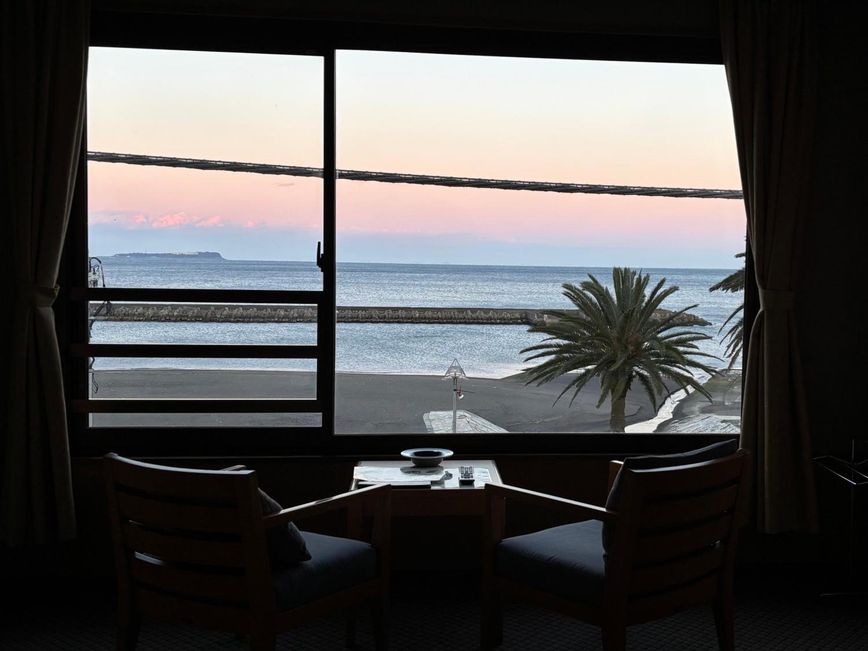 Japanese-Style Room Ocean side Lower Floor - Smoking