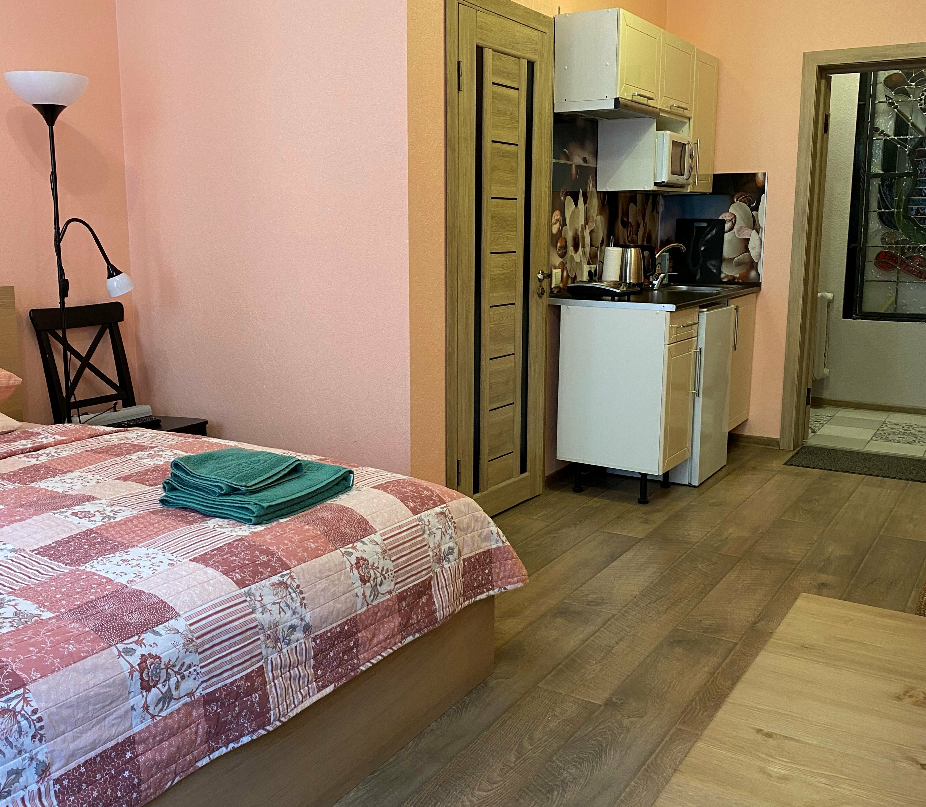 Студия с кроватью размера "king-size"