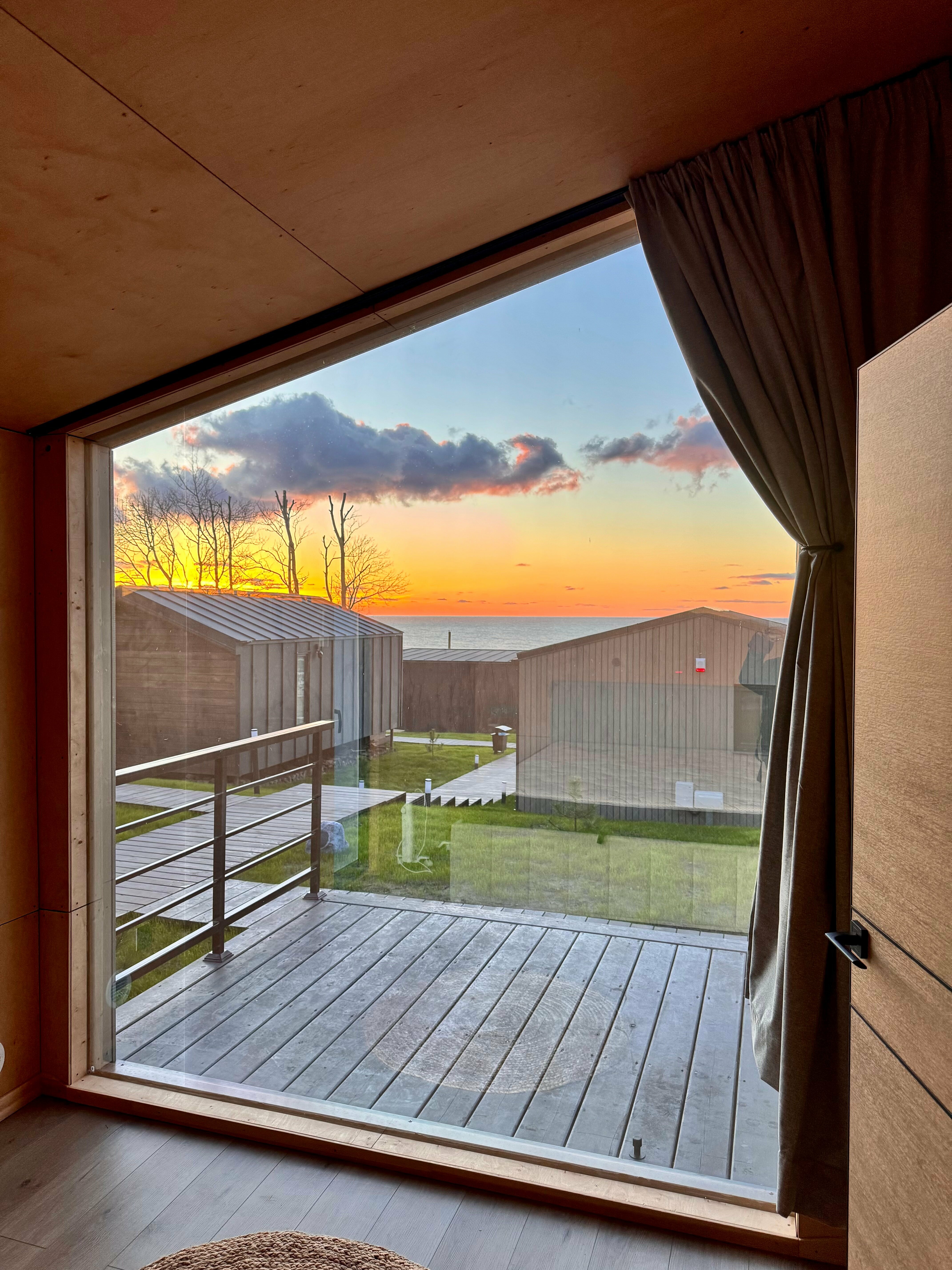 Лодж с видом на море