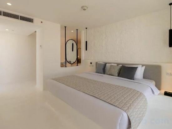 The Party Never Ends Jacuzzi Suite
