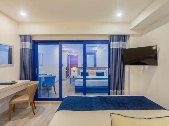 Deluxe Double Room Sea View With Balcony