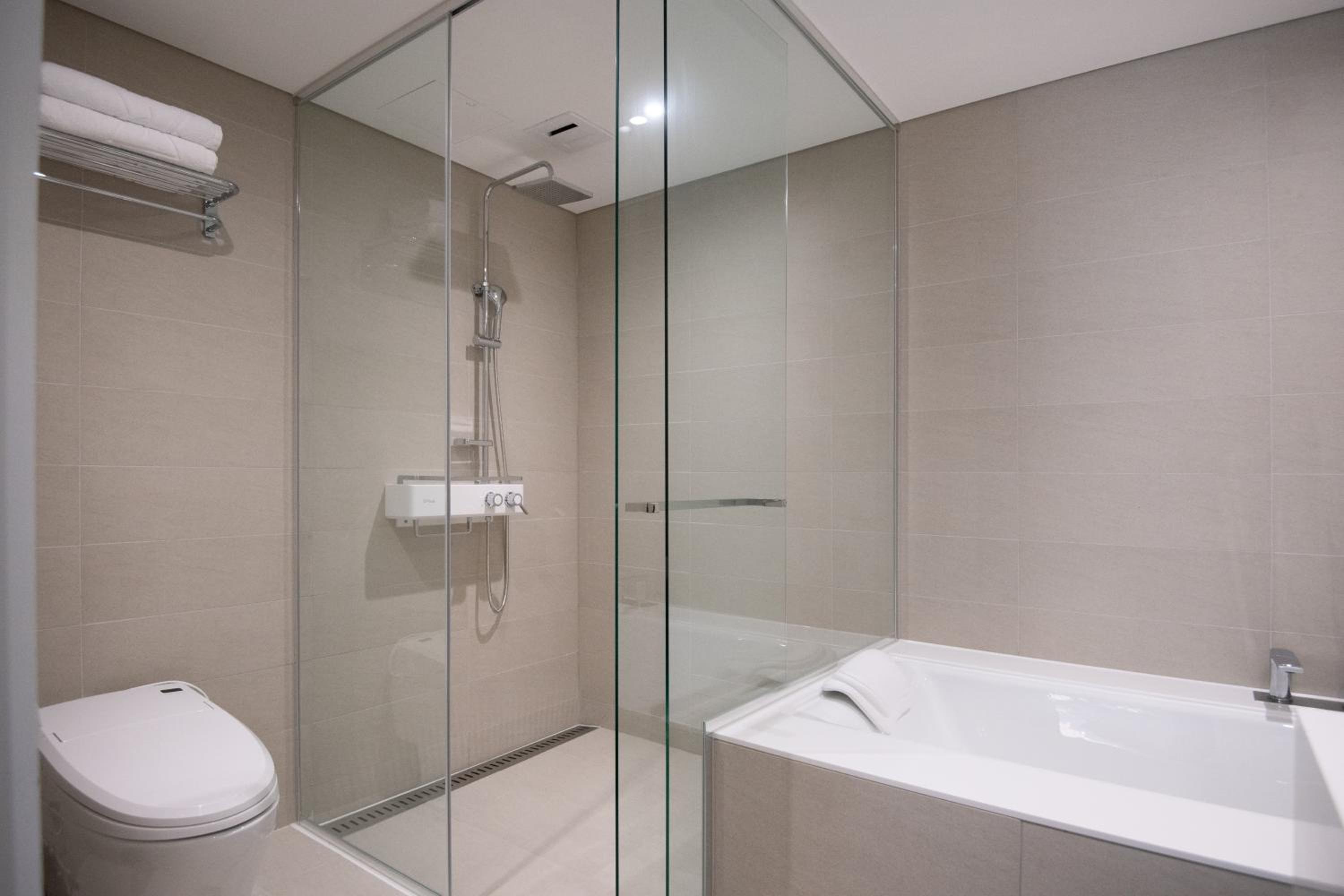 [Long Stay Rewards] Residence Suite, 10+ nights–Breakfast Once for 2+20% F&B