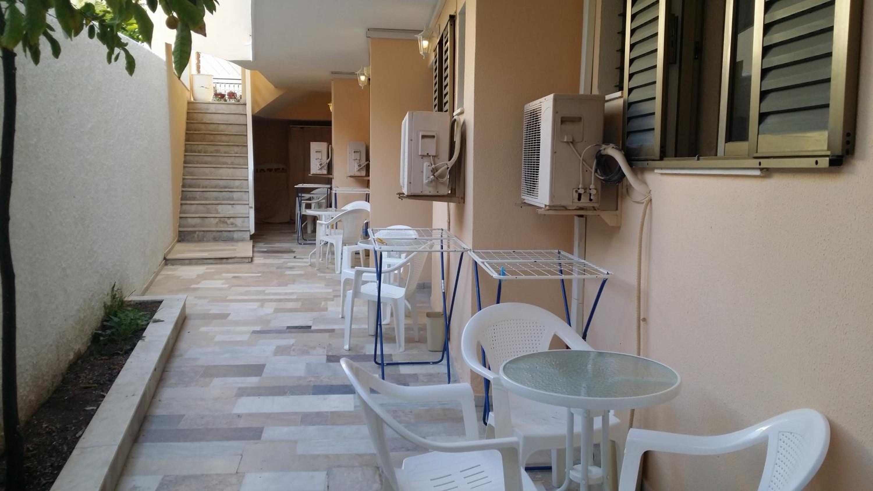 Budget Semi Basement Room