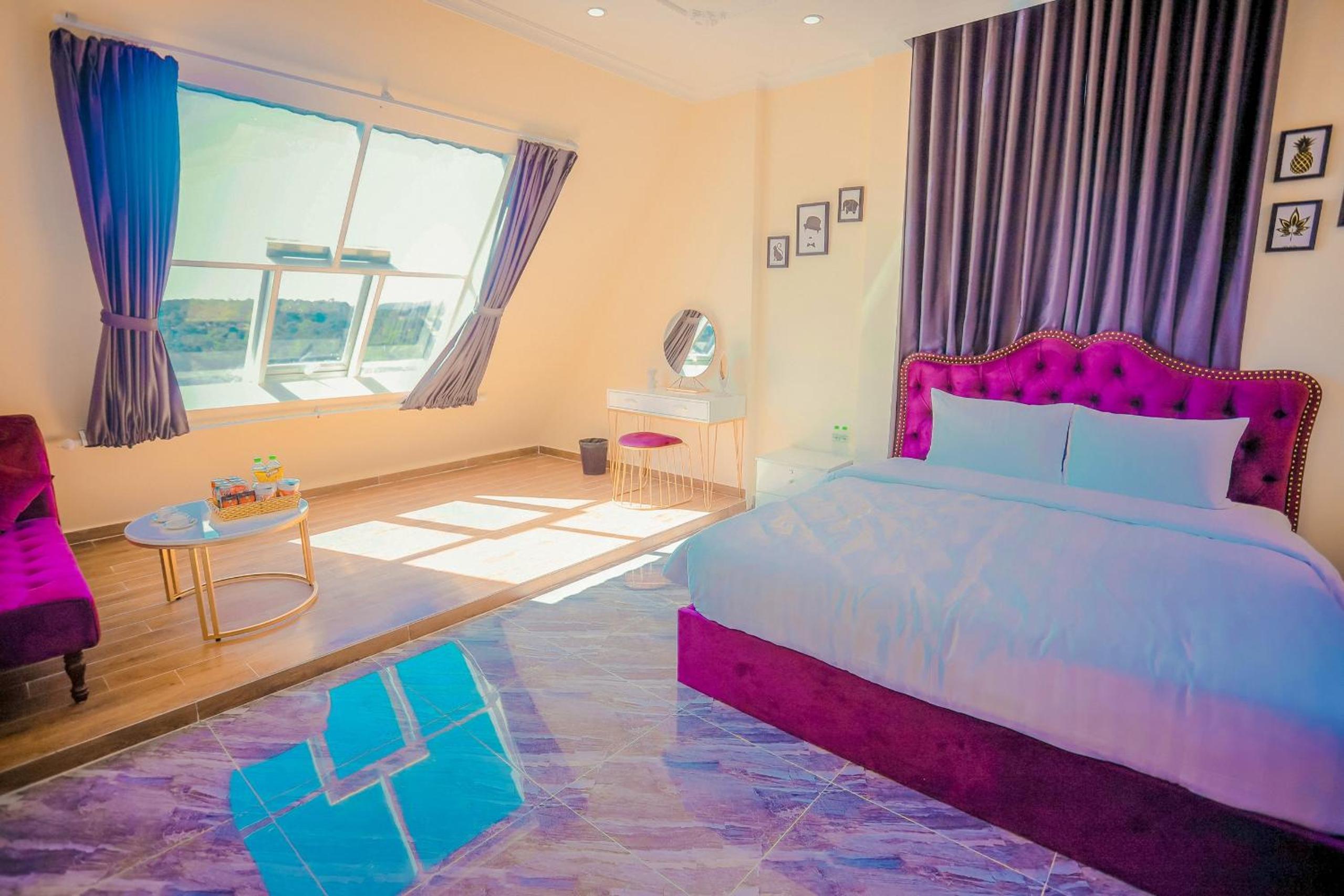 Suite With Mountain View