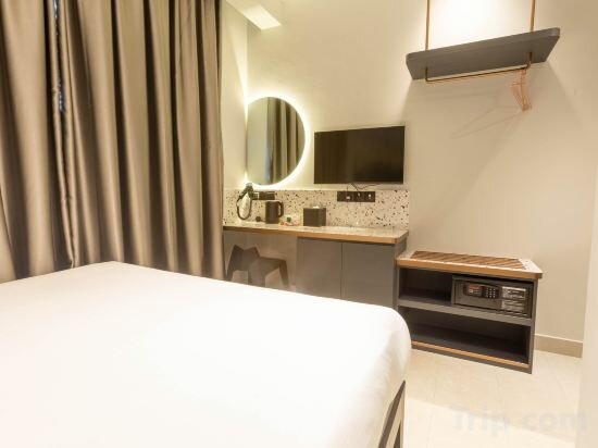 Deluxe Room with 1 Double Bed