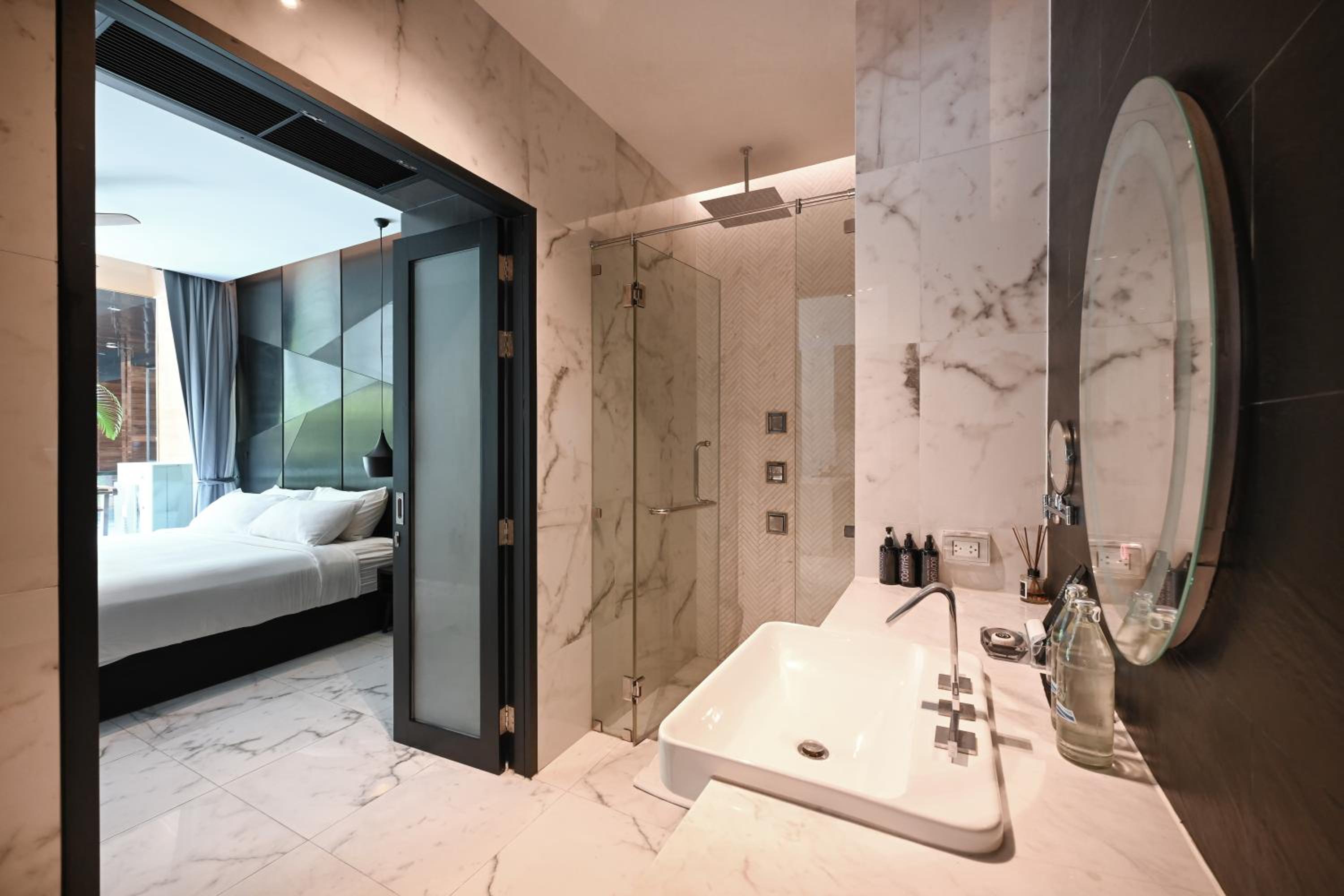 One-Bedroom Suite with Private Pool 