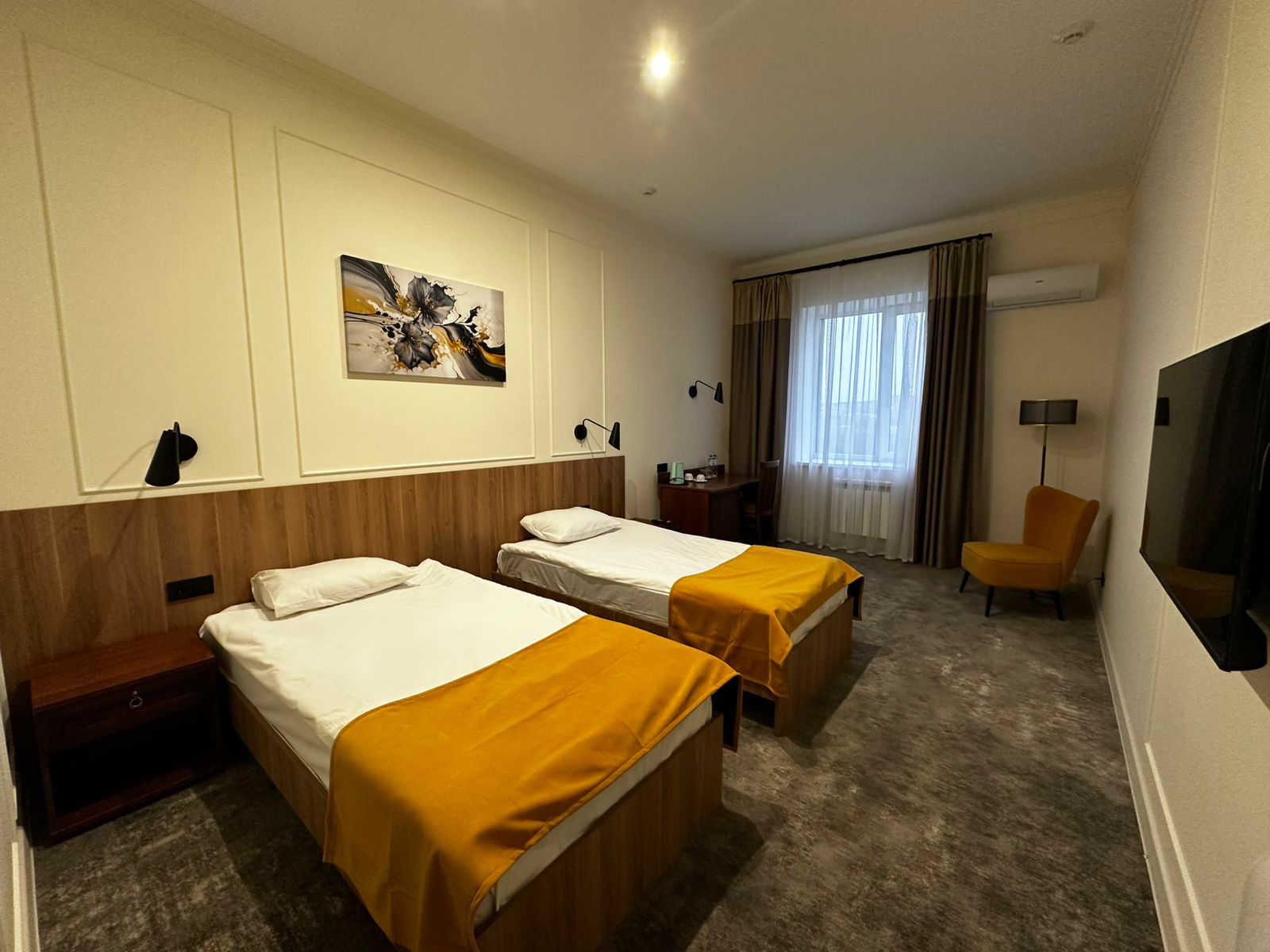 Улучшенный двухместный номер с 2 отдельными кроватями