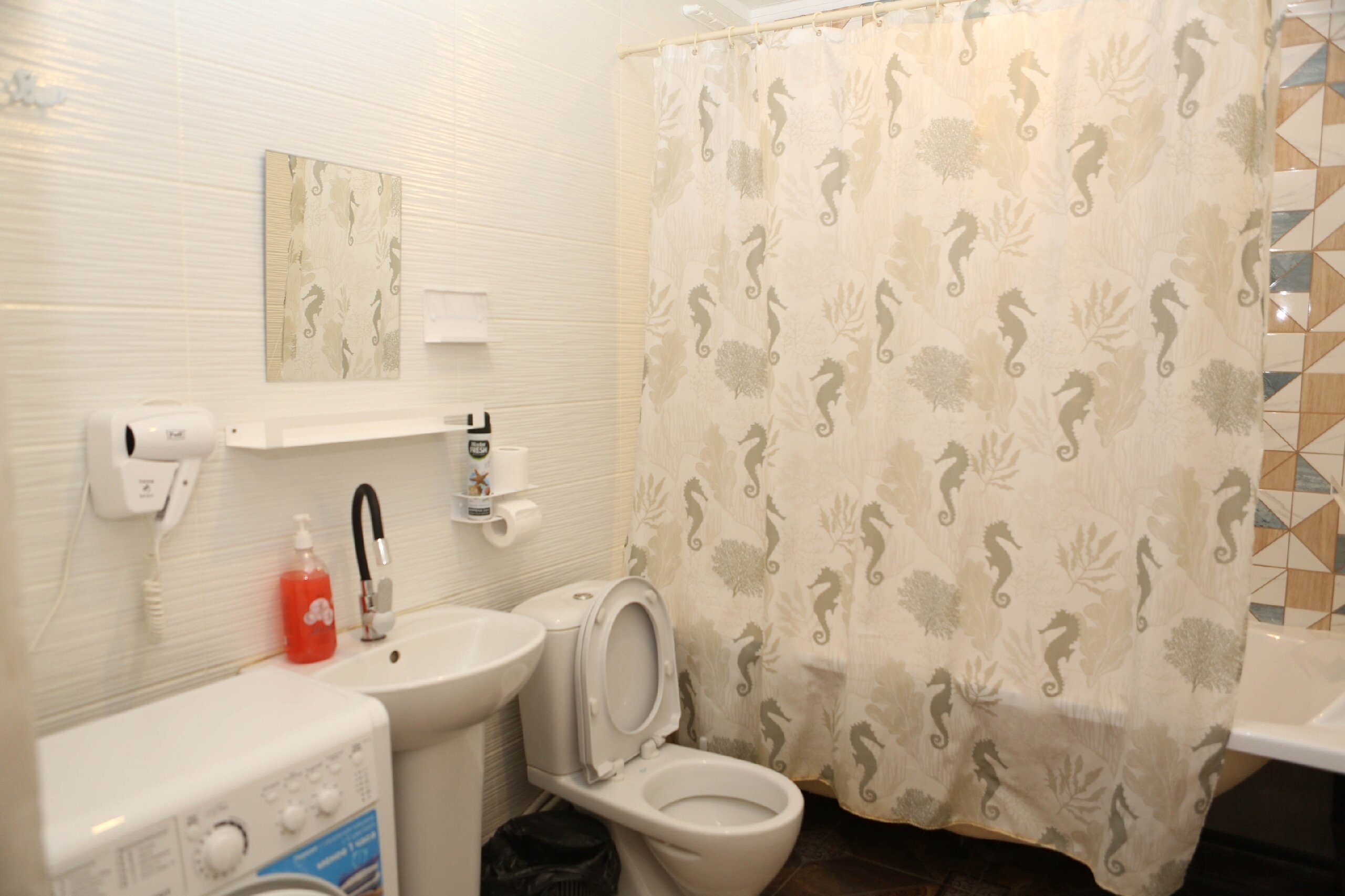 Cемейный номер с собственной ванной комнатой