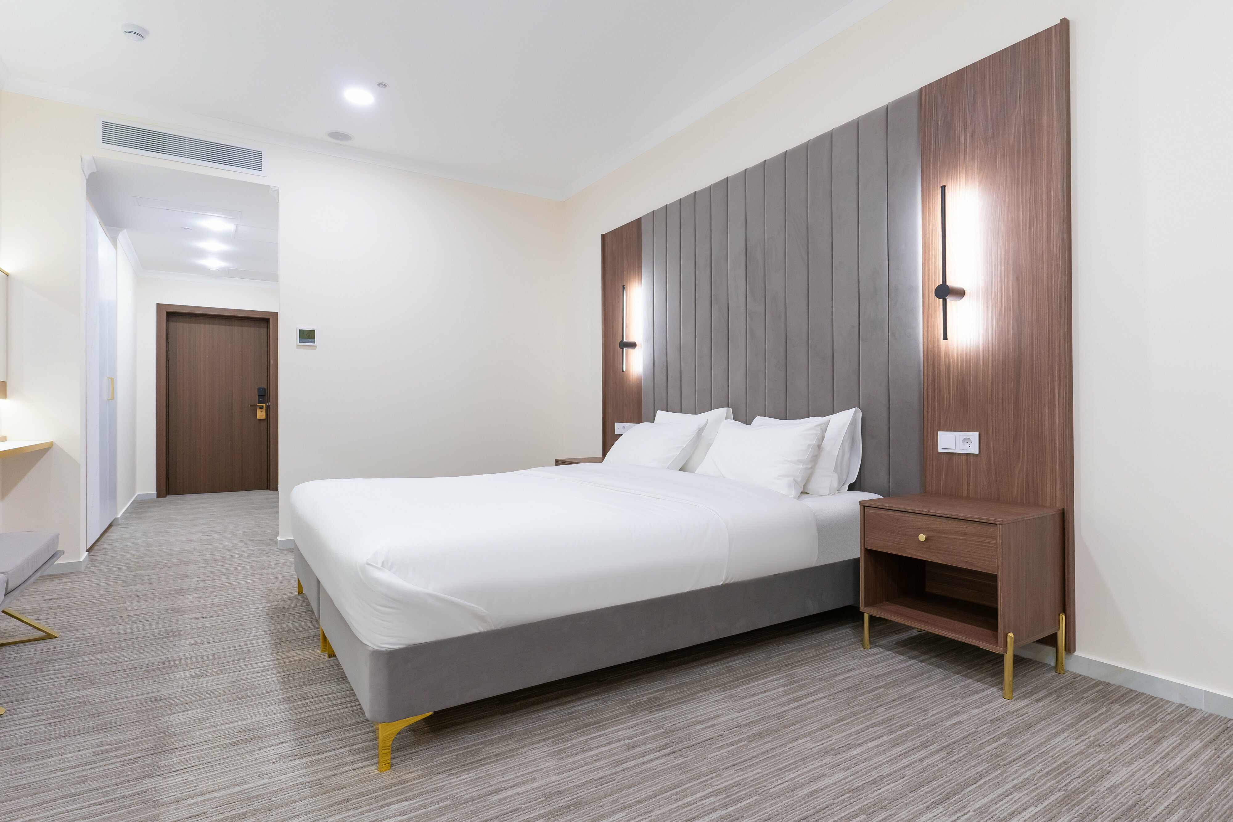 СТАНДАРТ ПЛЮС С ВИДОМ НА ГОРОД ВЫСОКИЙ ЭТАЖ