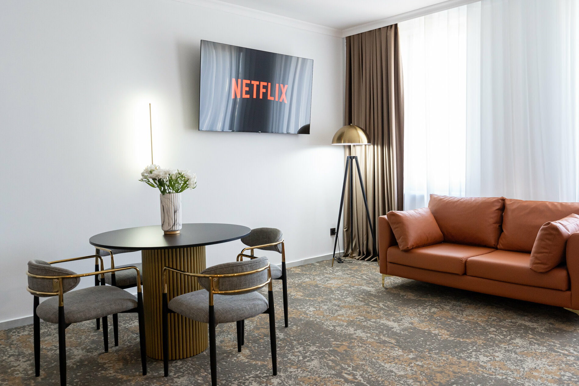 ГРАНД ЛЮКС ДВУХКОМНАТНЫЙ ВЫСОКИЙ ЭТАЖ