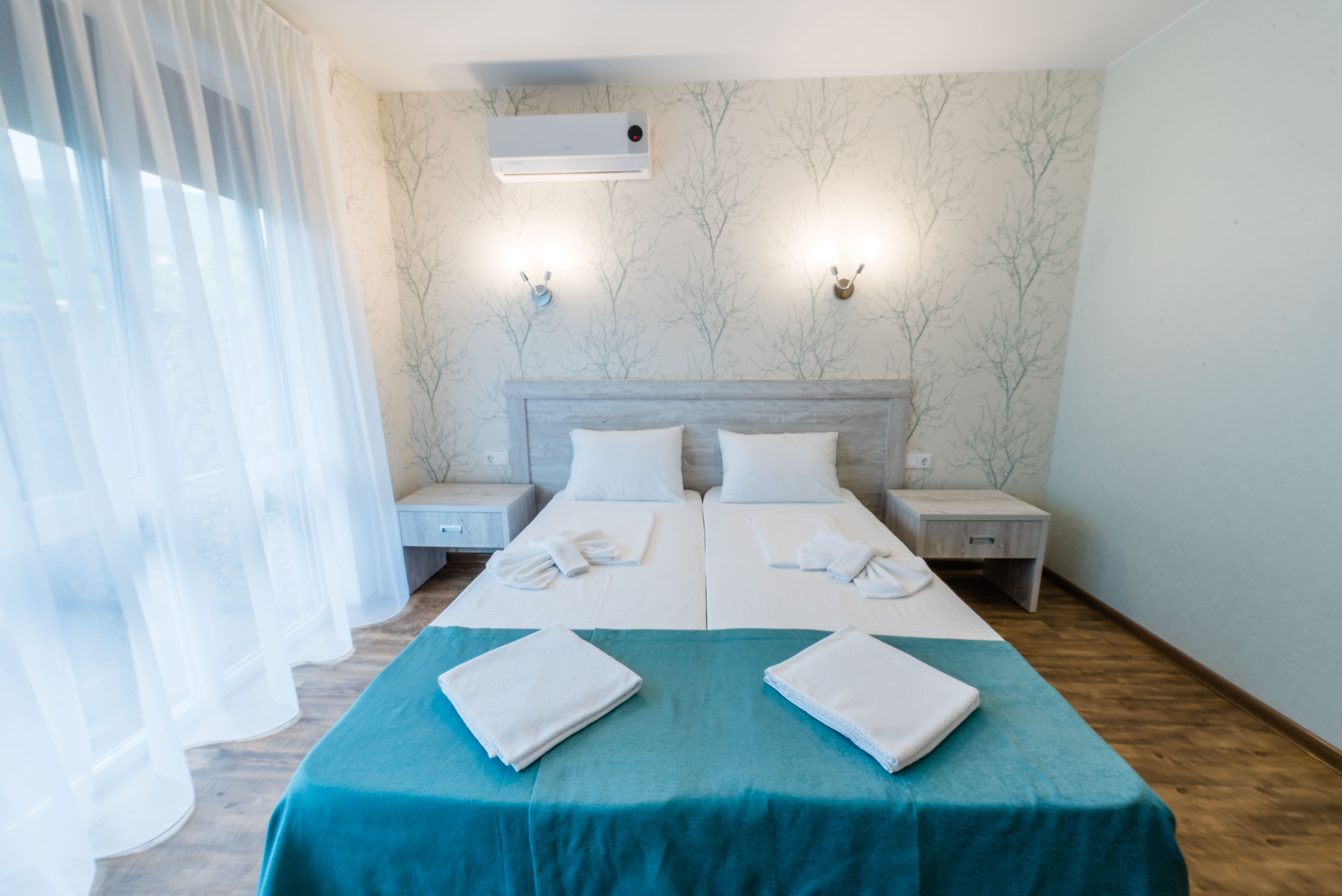 Трехместный номер «Комфорт» с душем