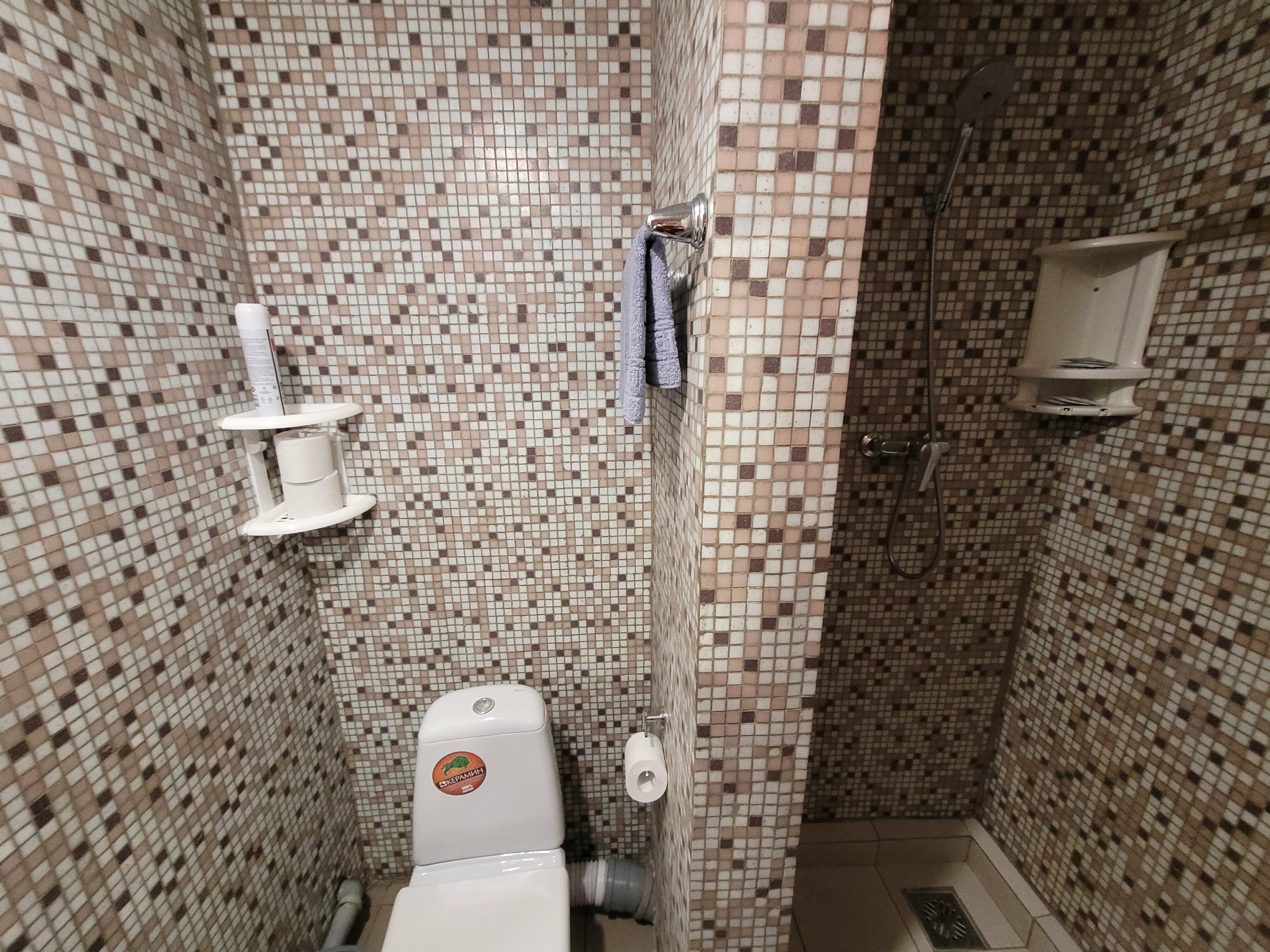 Трехместный номер с видом на горы