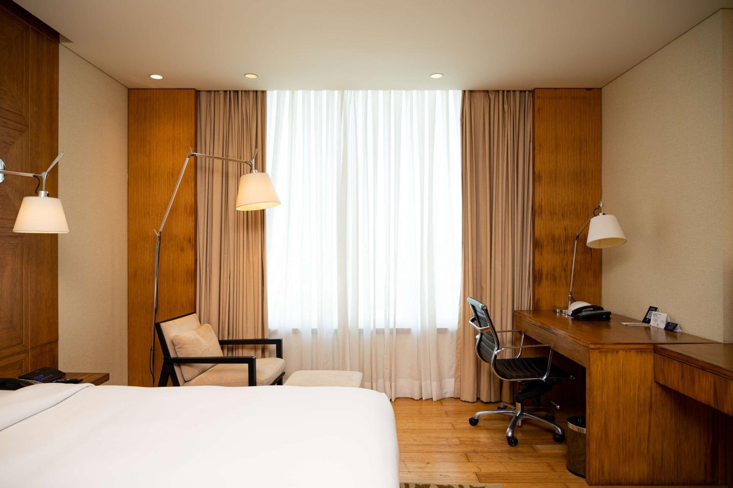 Executive King Suite with Lounge Access