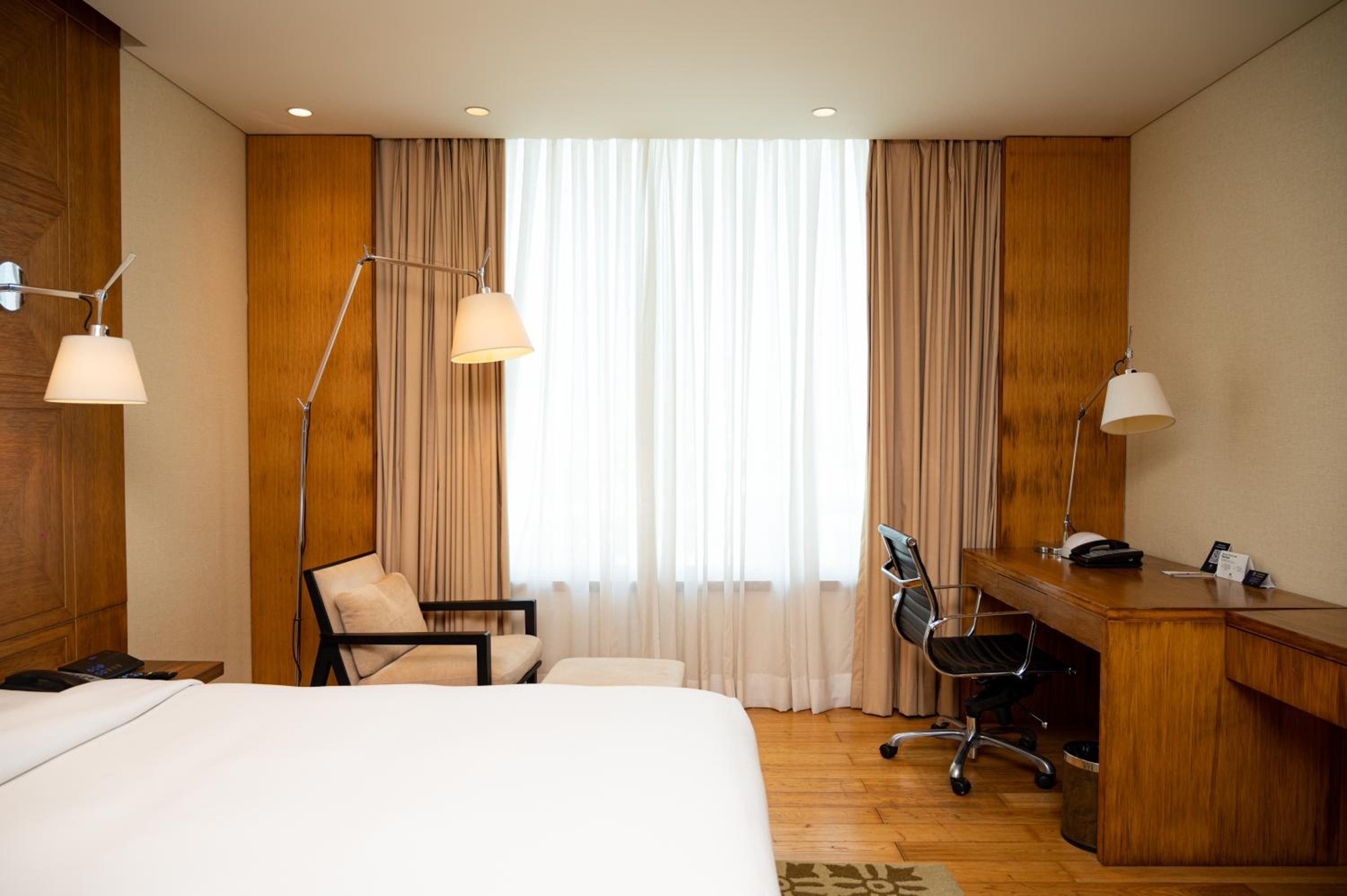 Executive King Suite with Lounge Access