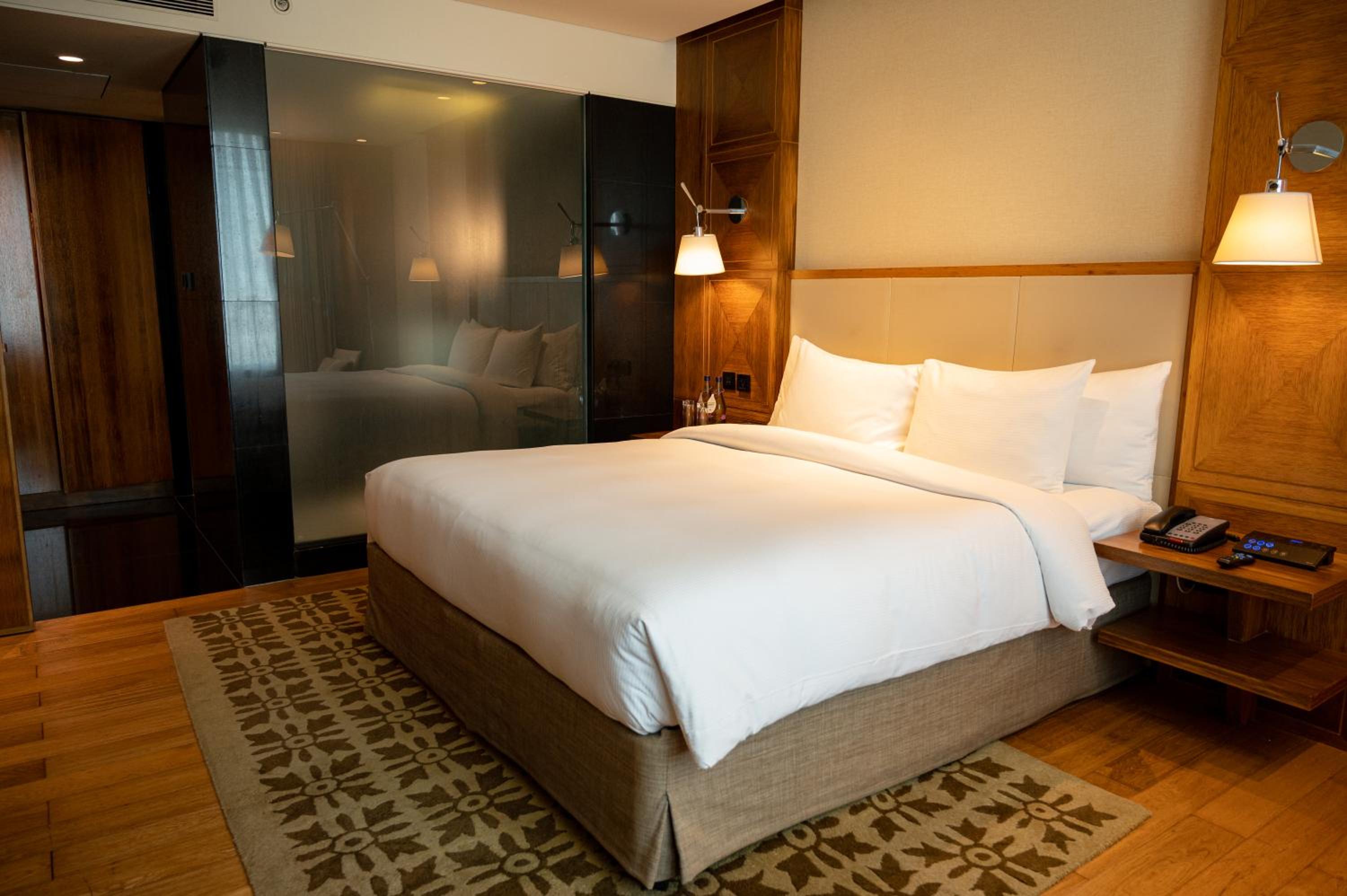 Executive King Suite with Lounge Access