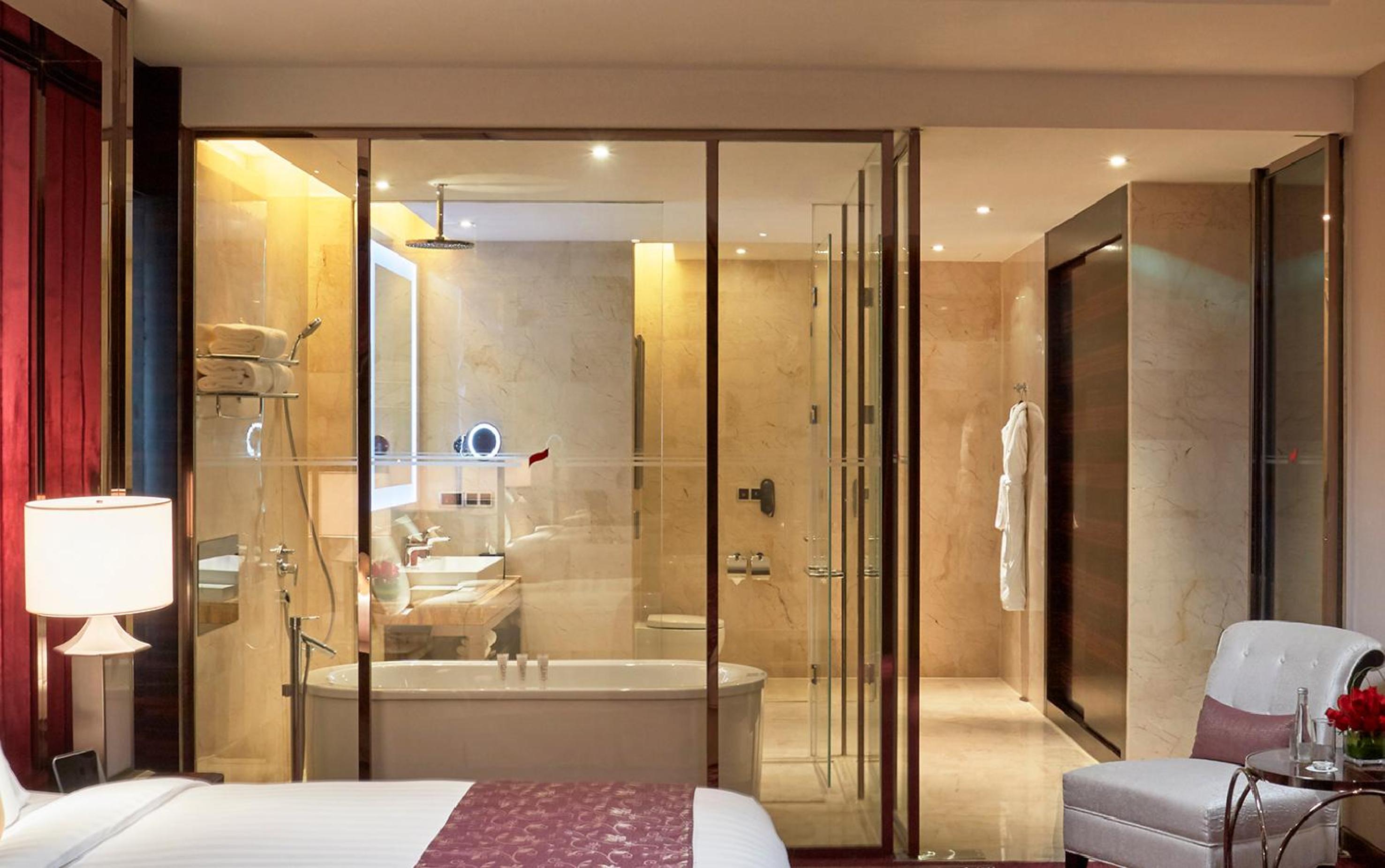 Junior Suite Red Level