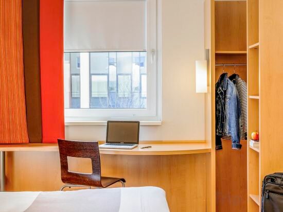 Standard Room with 2 Single Beds
