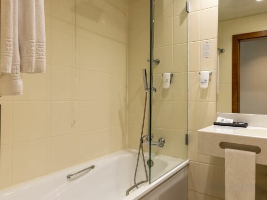 Family Room(2 adults+1 child)