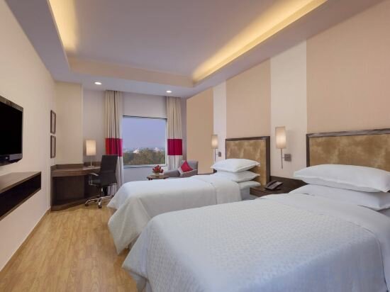 Premier Room, Guest Room, 2 Twin, City View