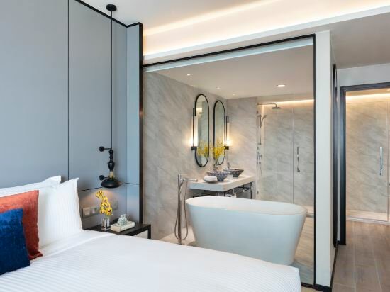 Two Bedroom Premier With Seaview