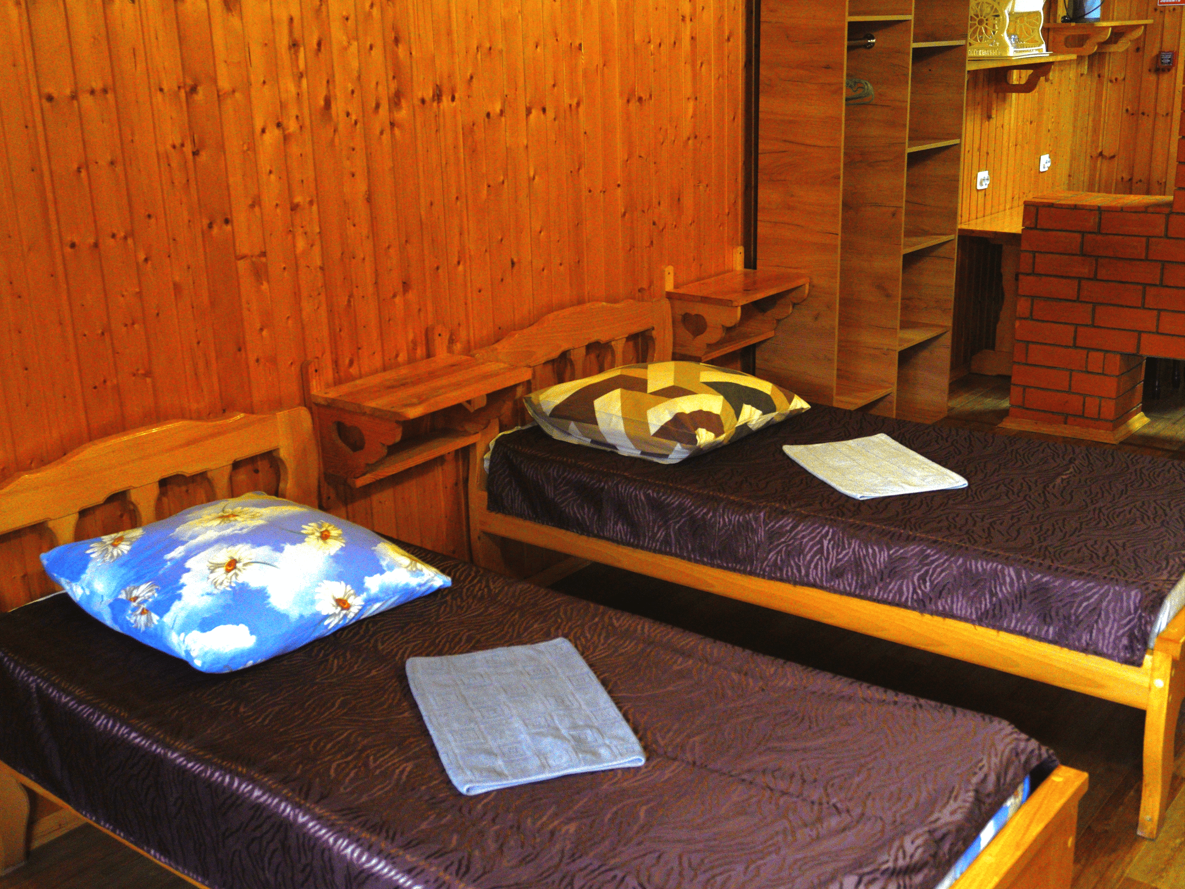 Шестиместный номер с раздельными кроватями