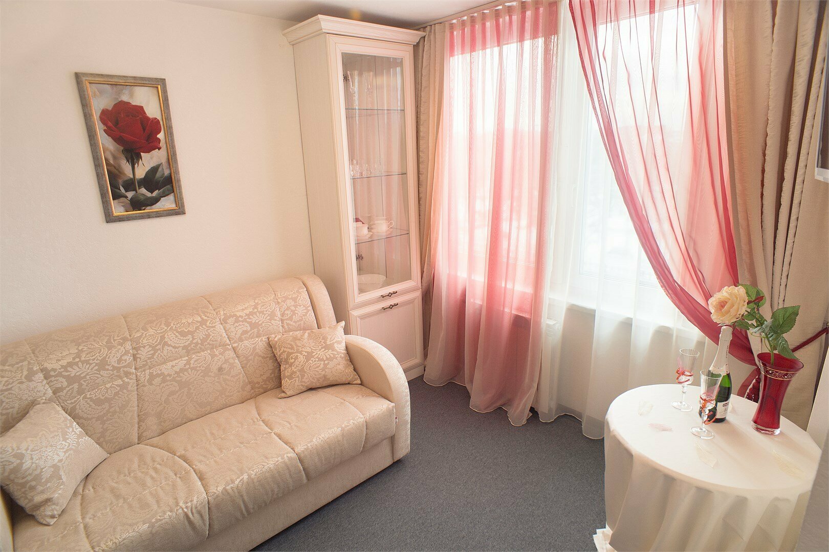 Джуниор Сюит