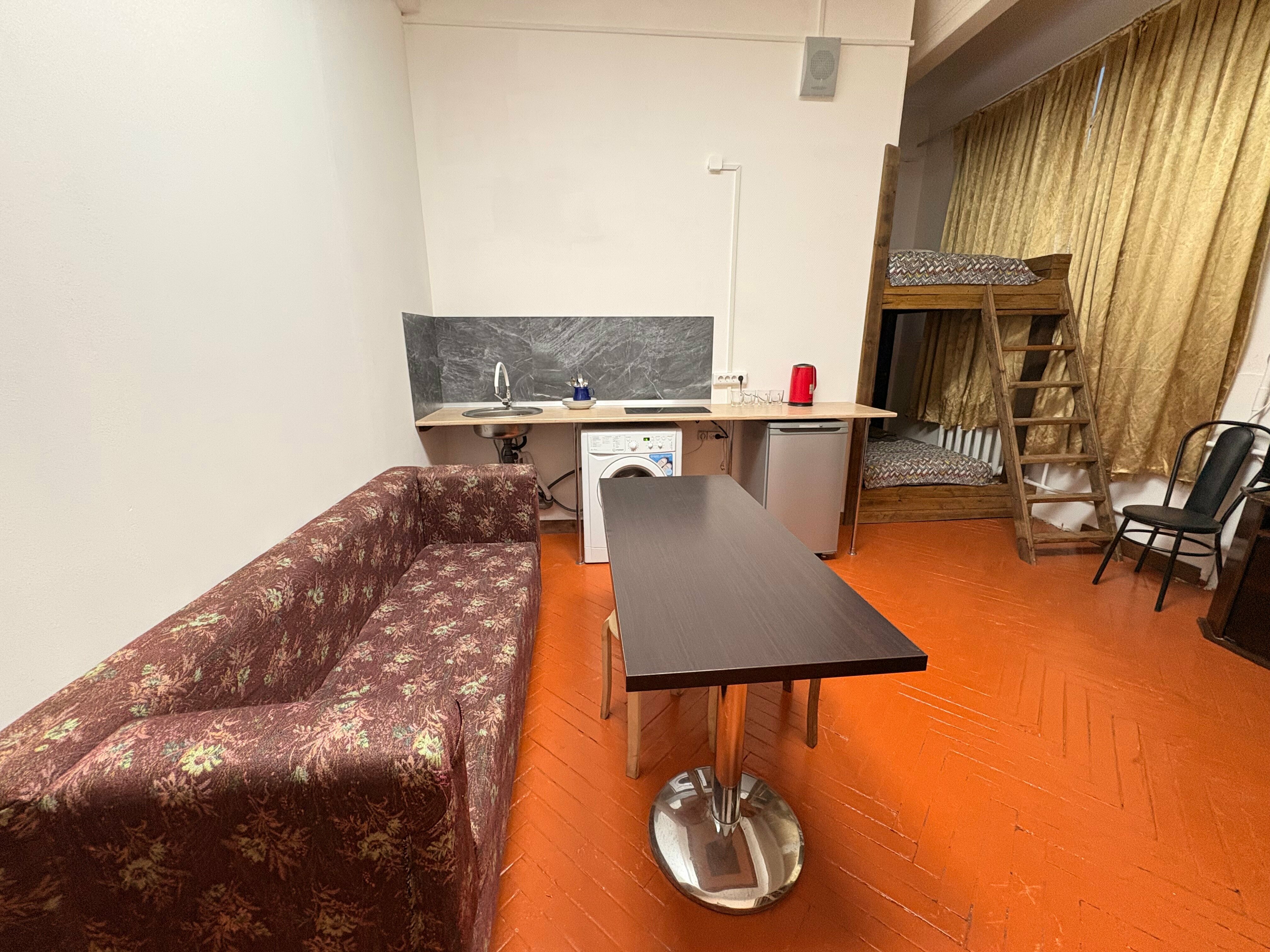 Двухуровневый четырехместный номер