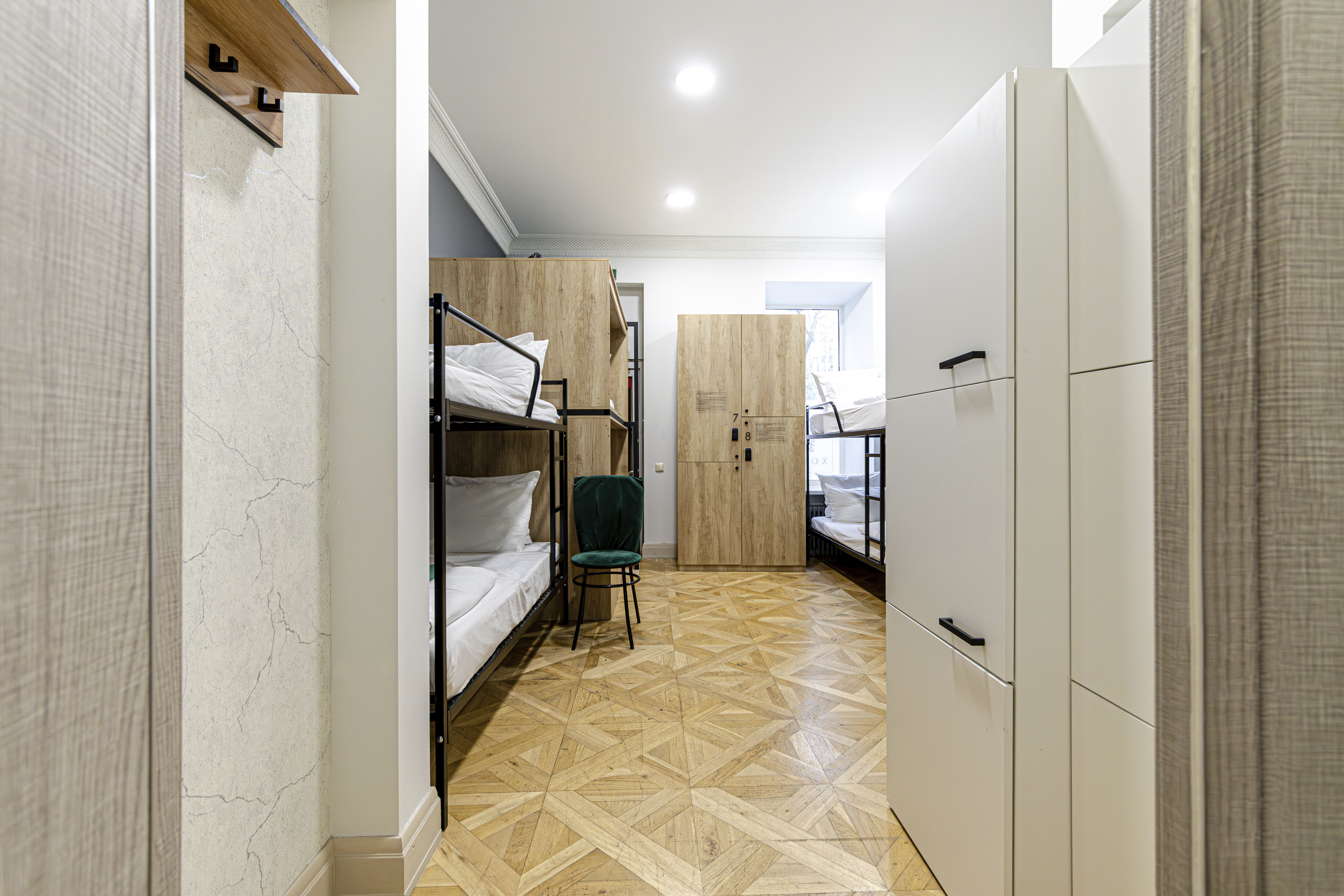 Кровать в общем 8-местном номере