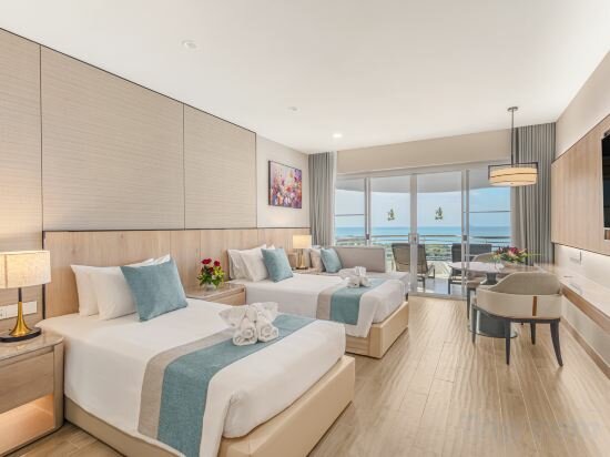 Grand Ocean Pearl Room