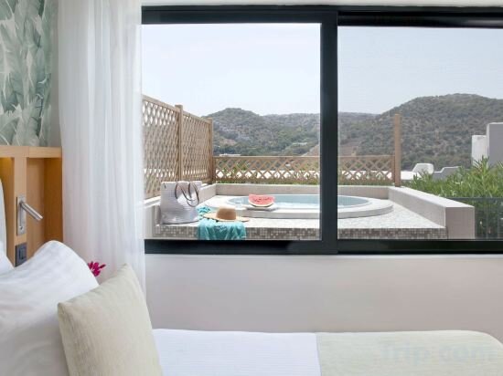 Executive Suite Sea View with Hot Tub