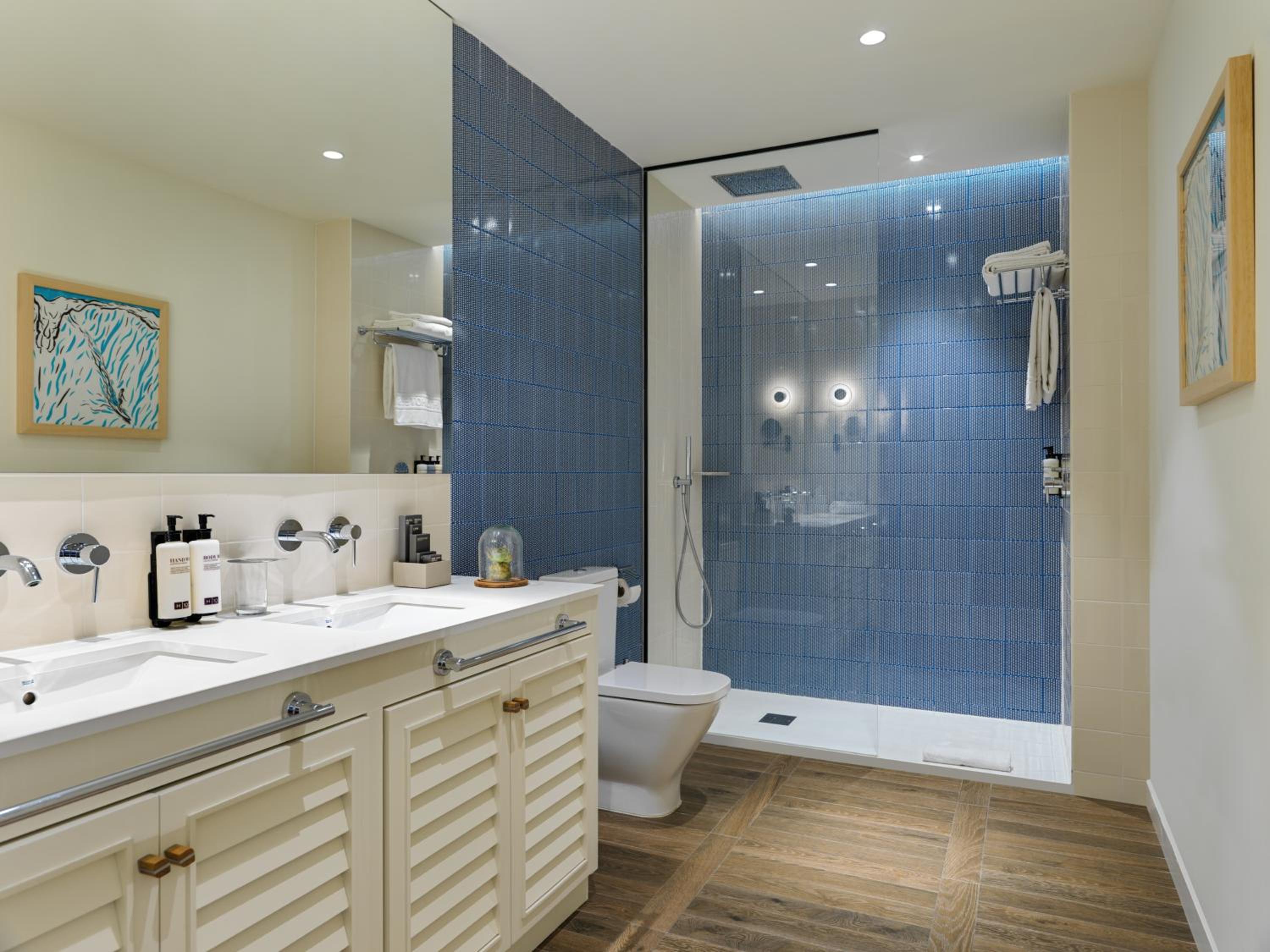 Junior Suite Mare (2 Adults)