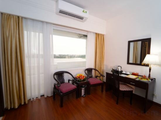 Deluxe River View Twin
