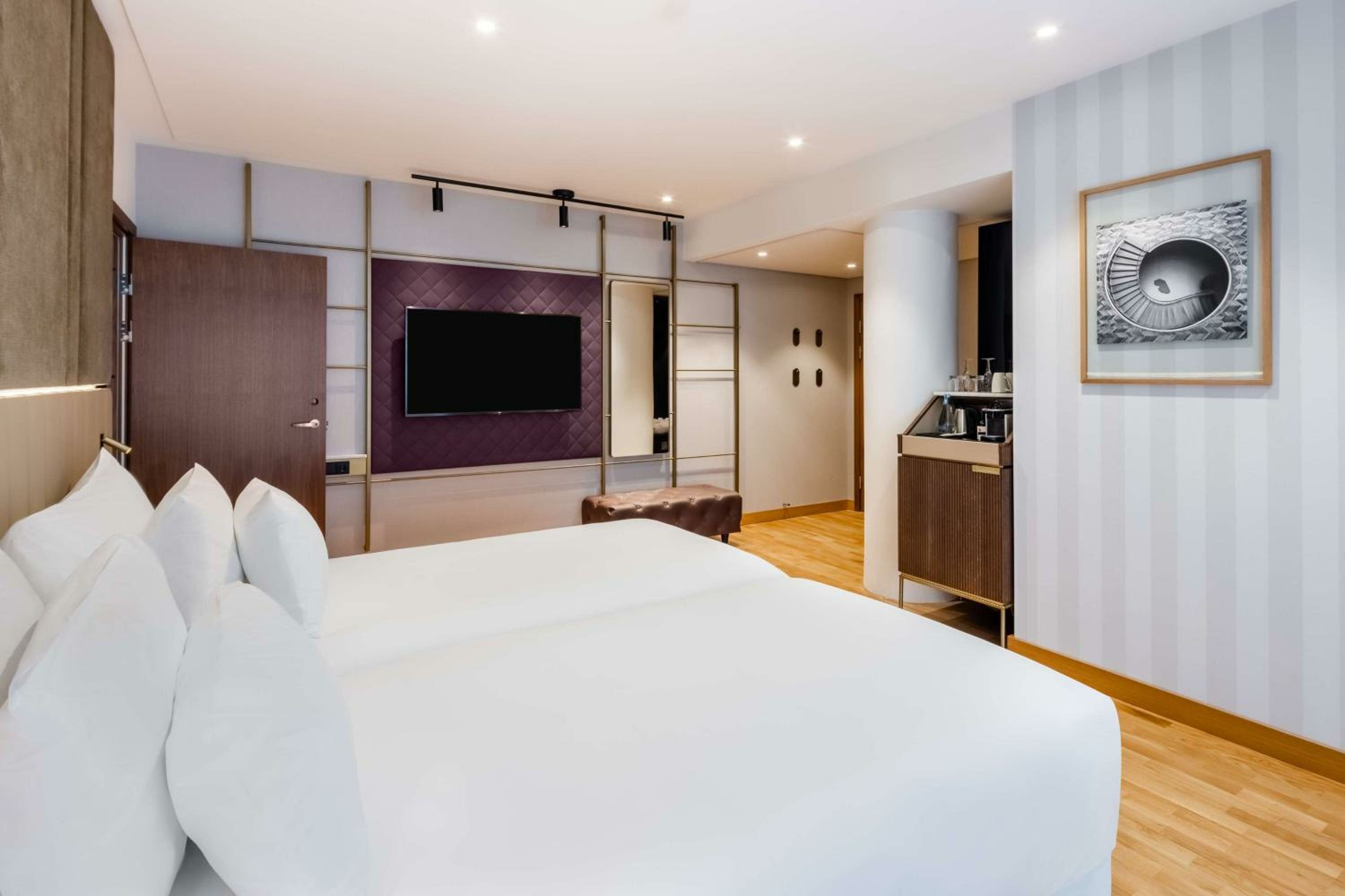 Family Combined Room (3 Adults + 1 Child)