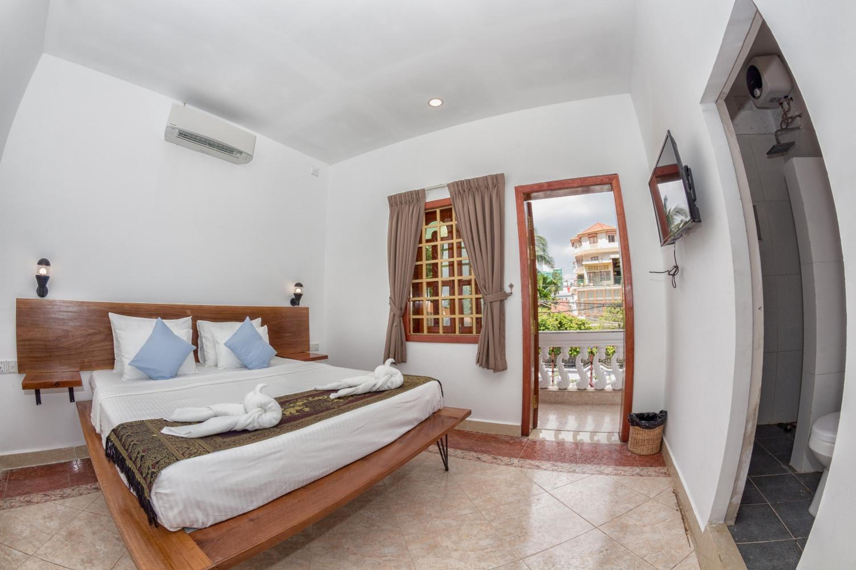 Deluxe Double Room with Balcony