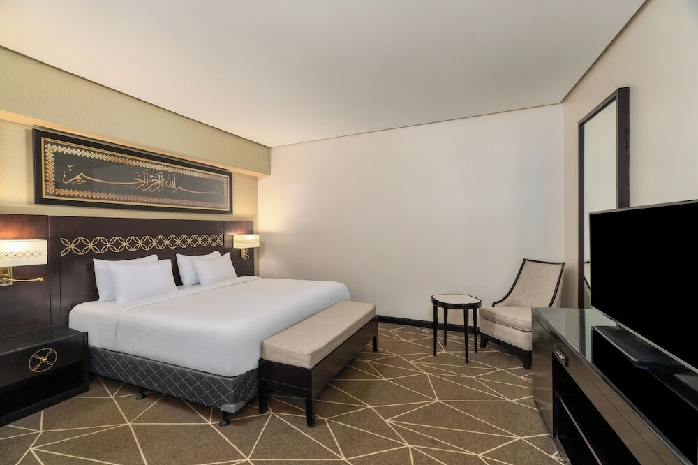 Classic Room, 1 King Bed (No View)