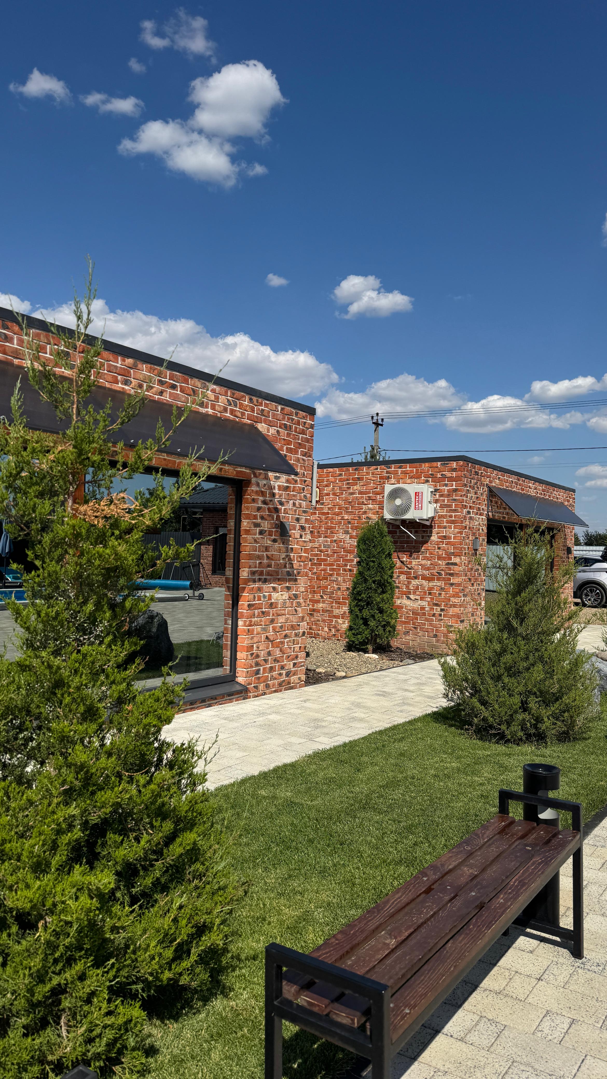 Дом с собственным бассейном