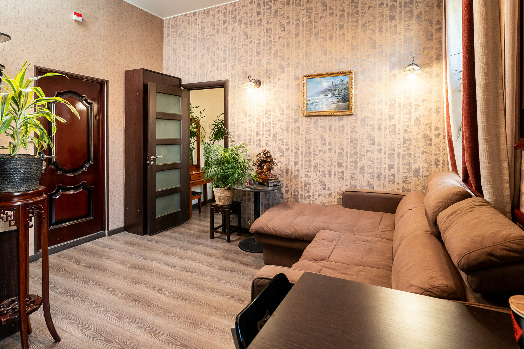 Cемейный номер с собственной ванной комнатой