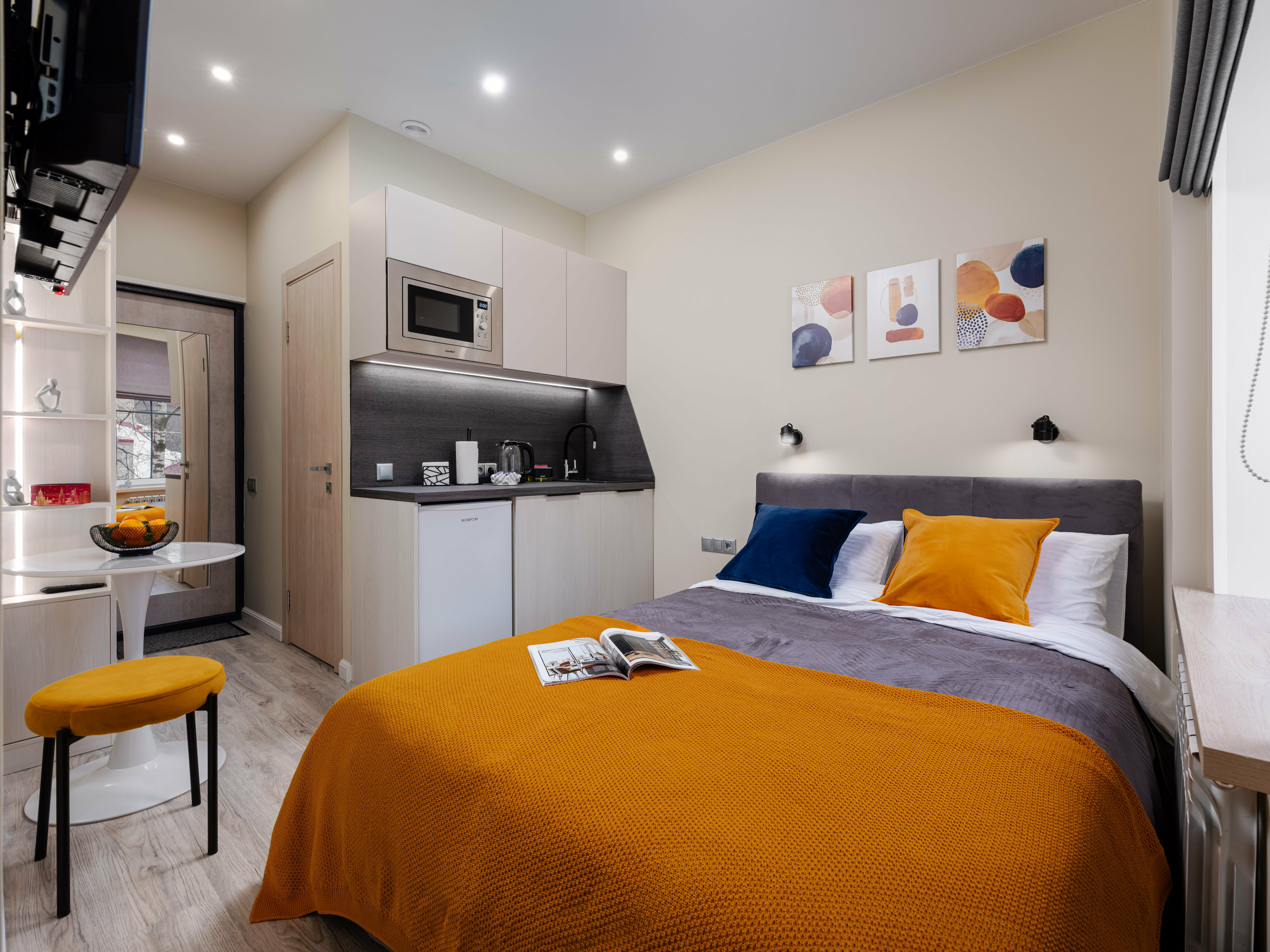 Номер-студия с кроватью размера «king-size»