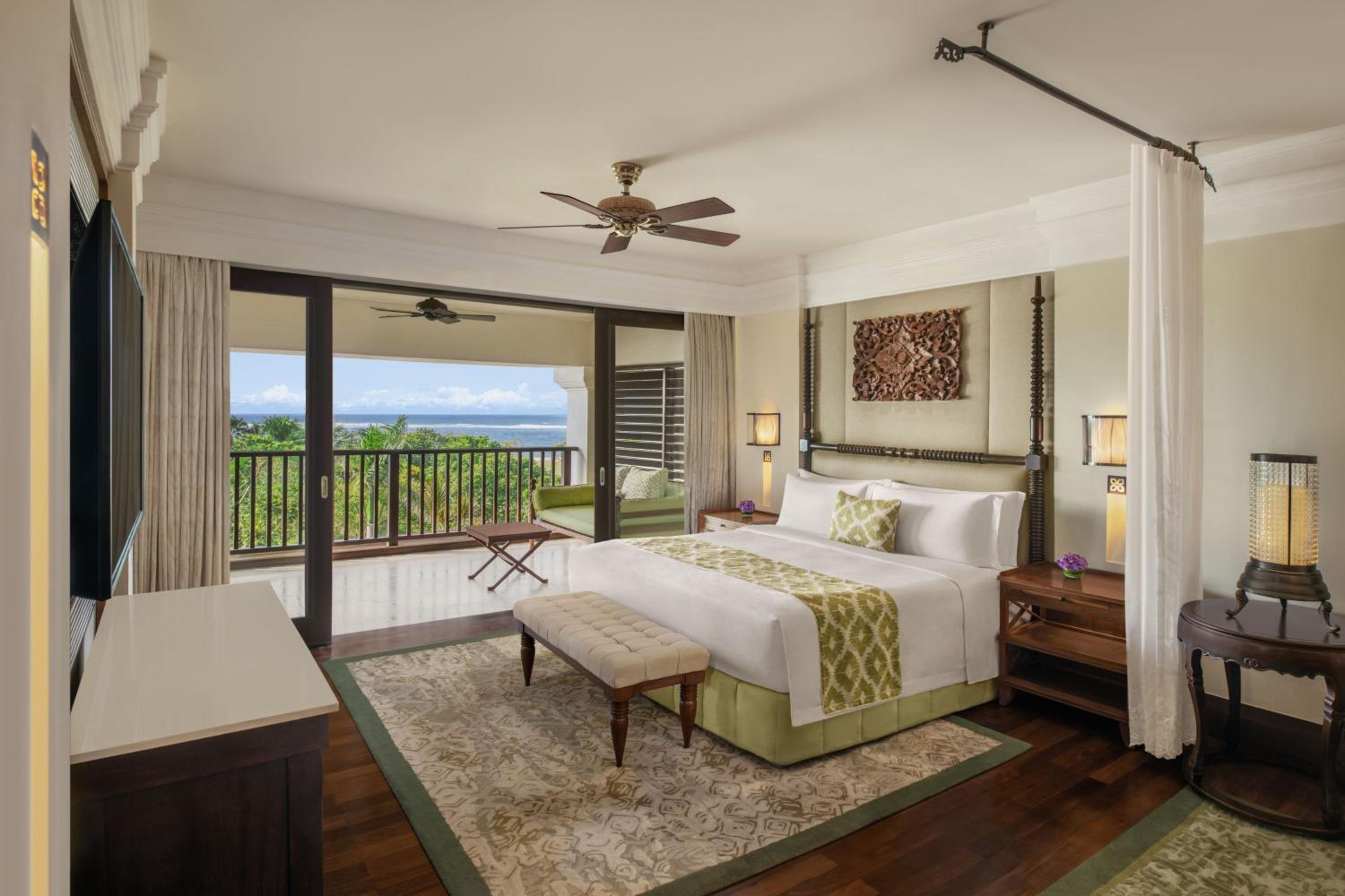 One-Bedroom King Suite with Ocean View
