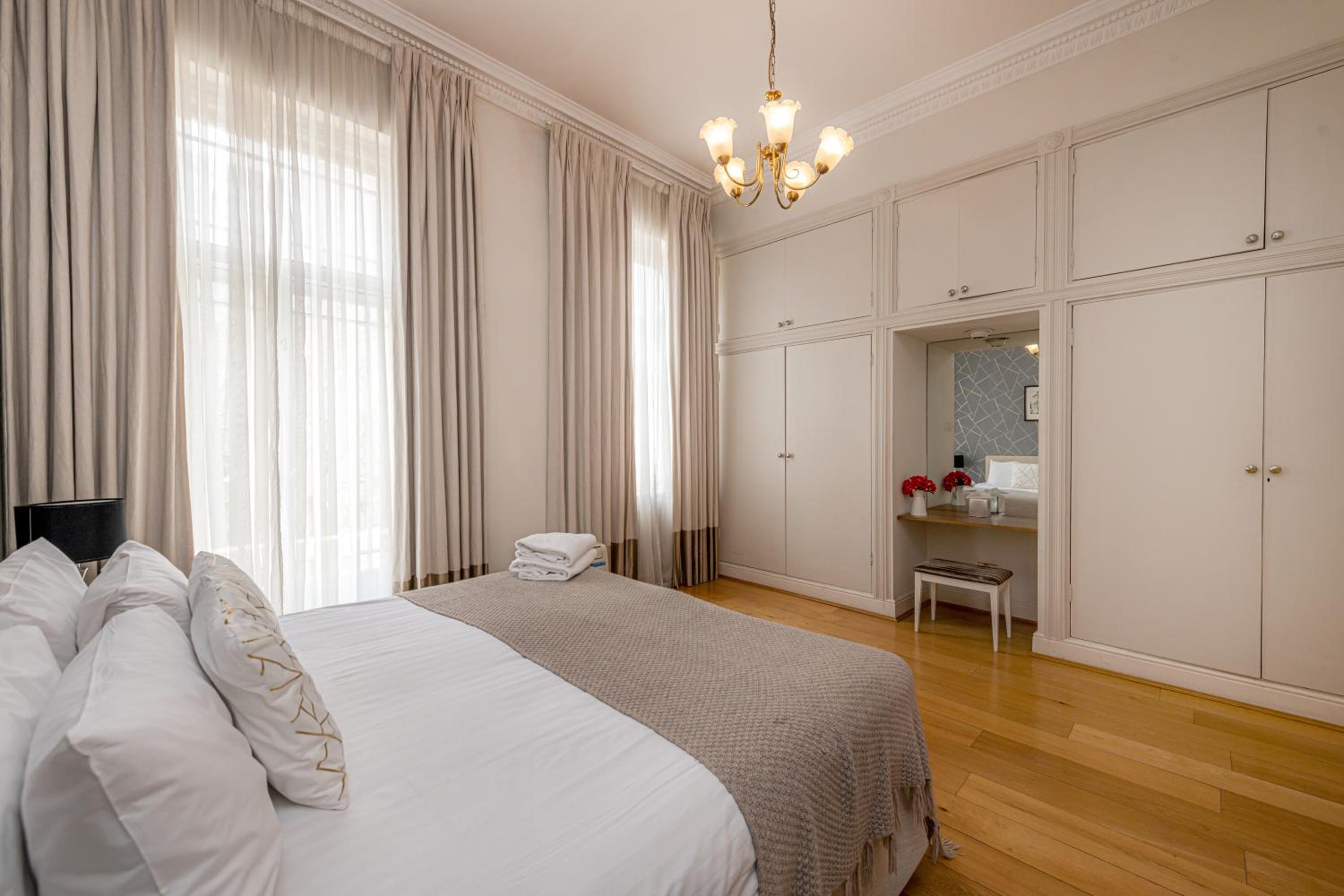 Deluxe Two-Bedroom Apartment